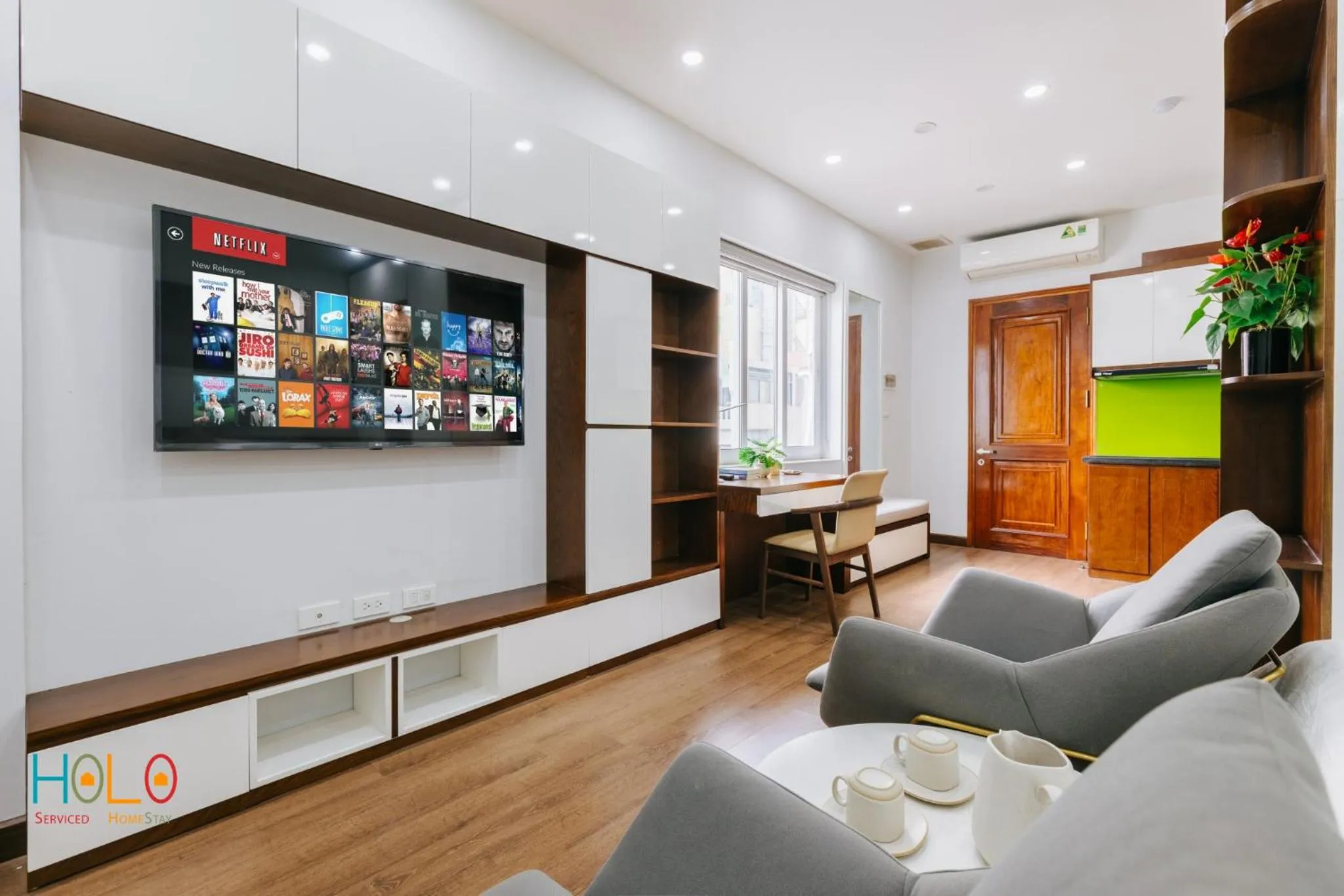 TV and multimedia in HoLo Central Hanoi - Serviced HomeStay