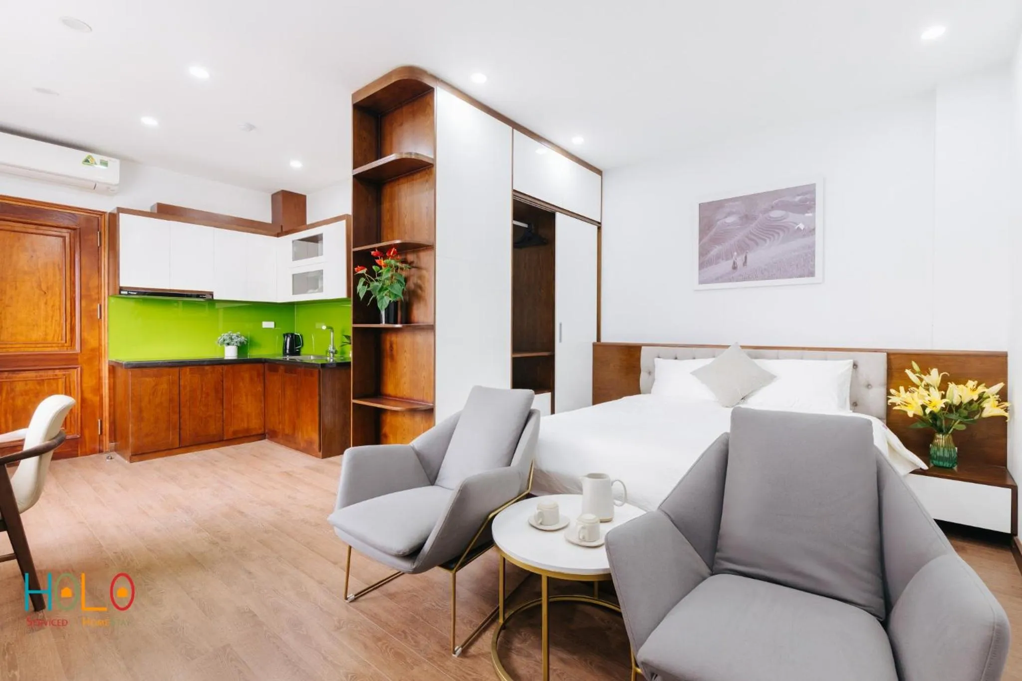 TV and multimedia in HoLo Central Hanoi - Serviced HomeStay