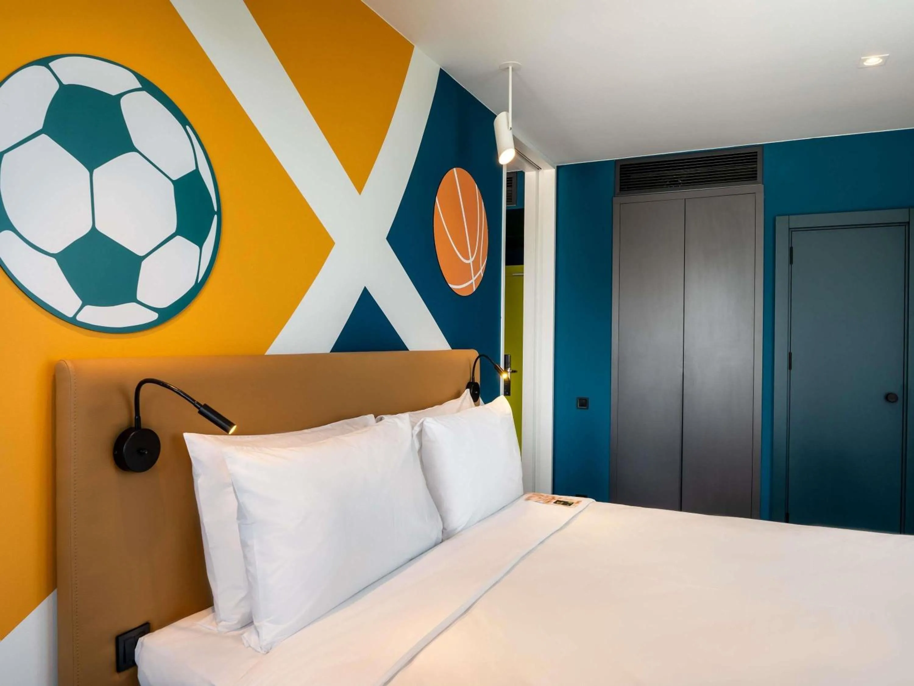 Bedroom, Bed in ibis Styles Batumi Hotel