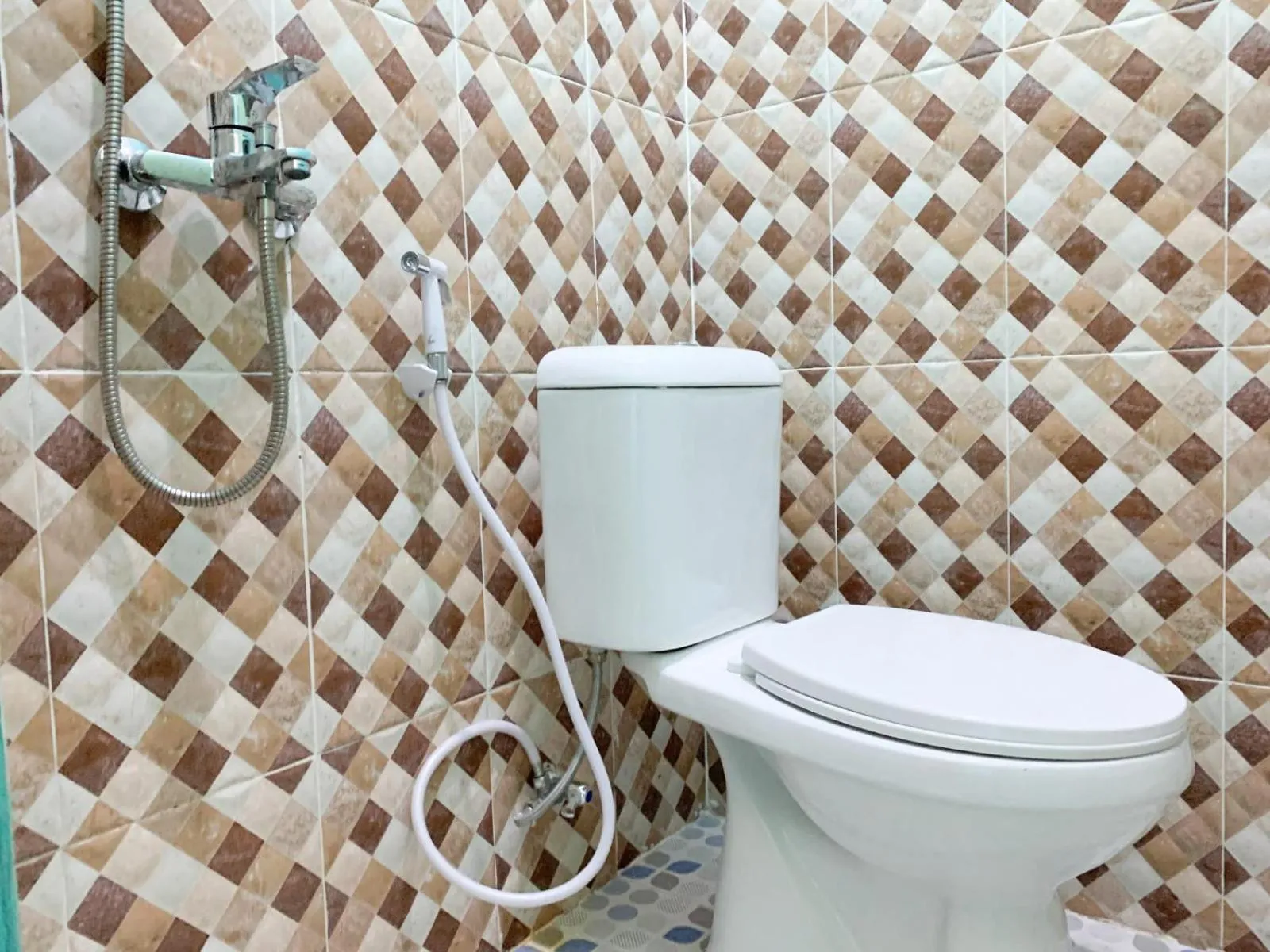 Bathroom in RedDoorz @ Langkapura Lampung