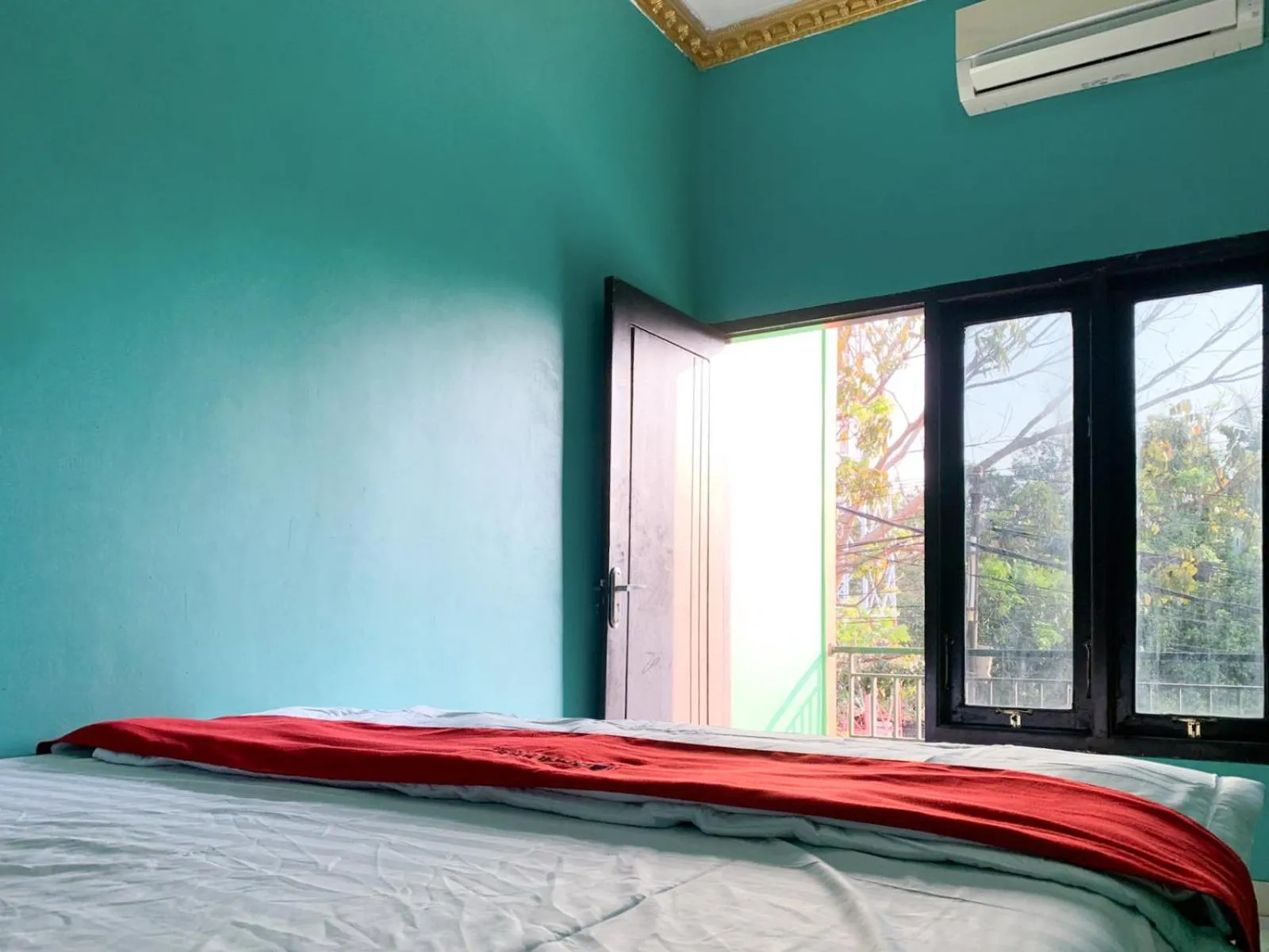 Bedroom, Bed in RedDoorz @ Langkapura Lampung