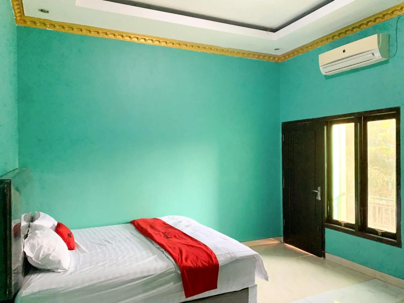 Bedroom, Bed in RedDoorz @ Langkapura Lampung