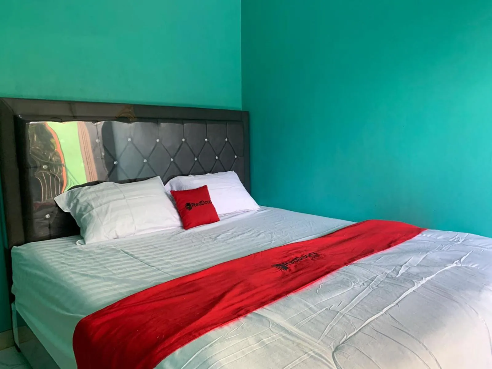 Bedroom, Bed in RedDoorz @ Langkapura Lampung