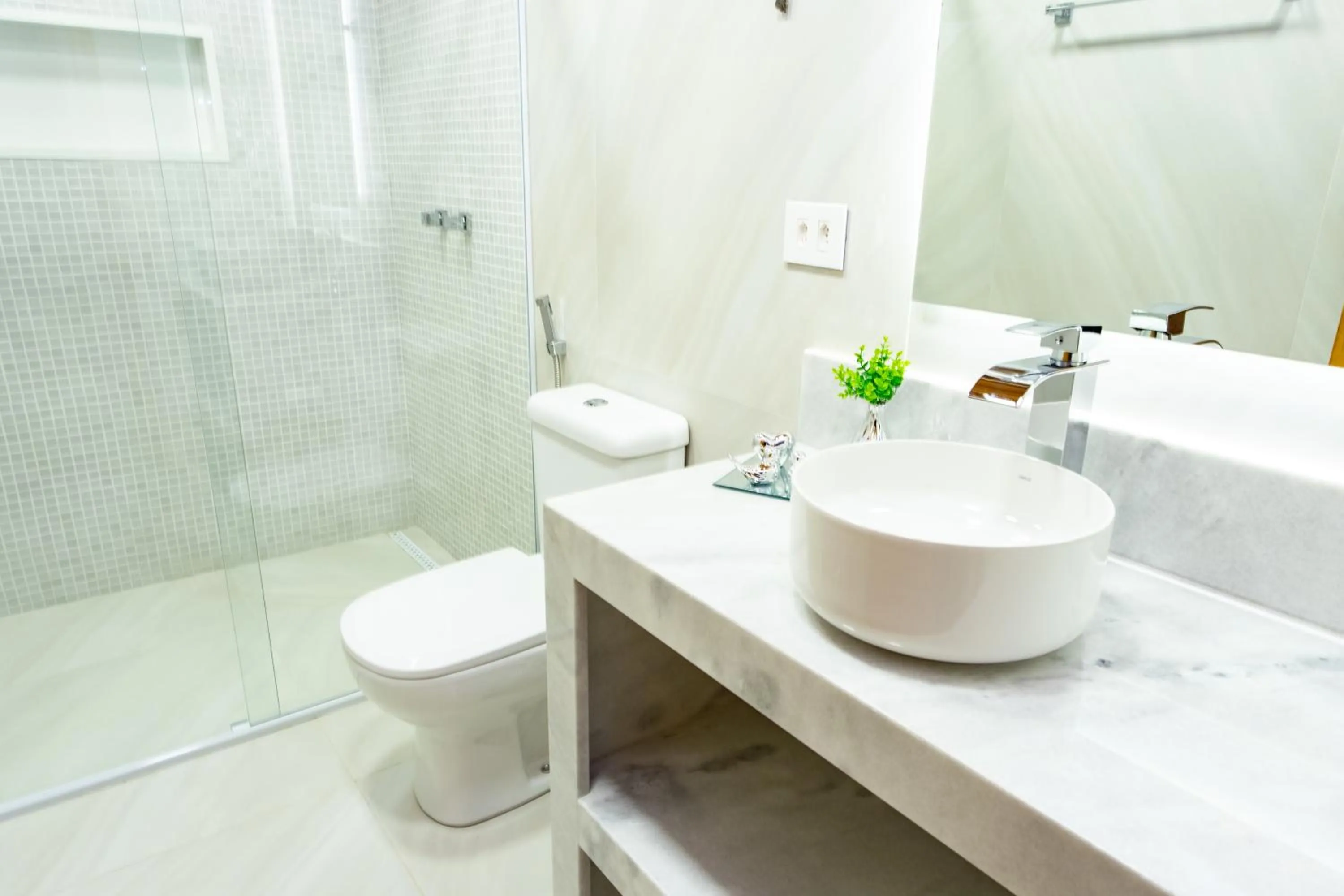 Shower in Chalés Quinta da Boa Vista