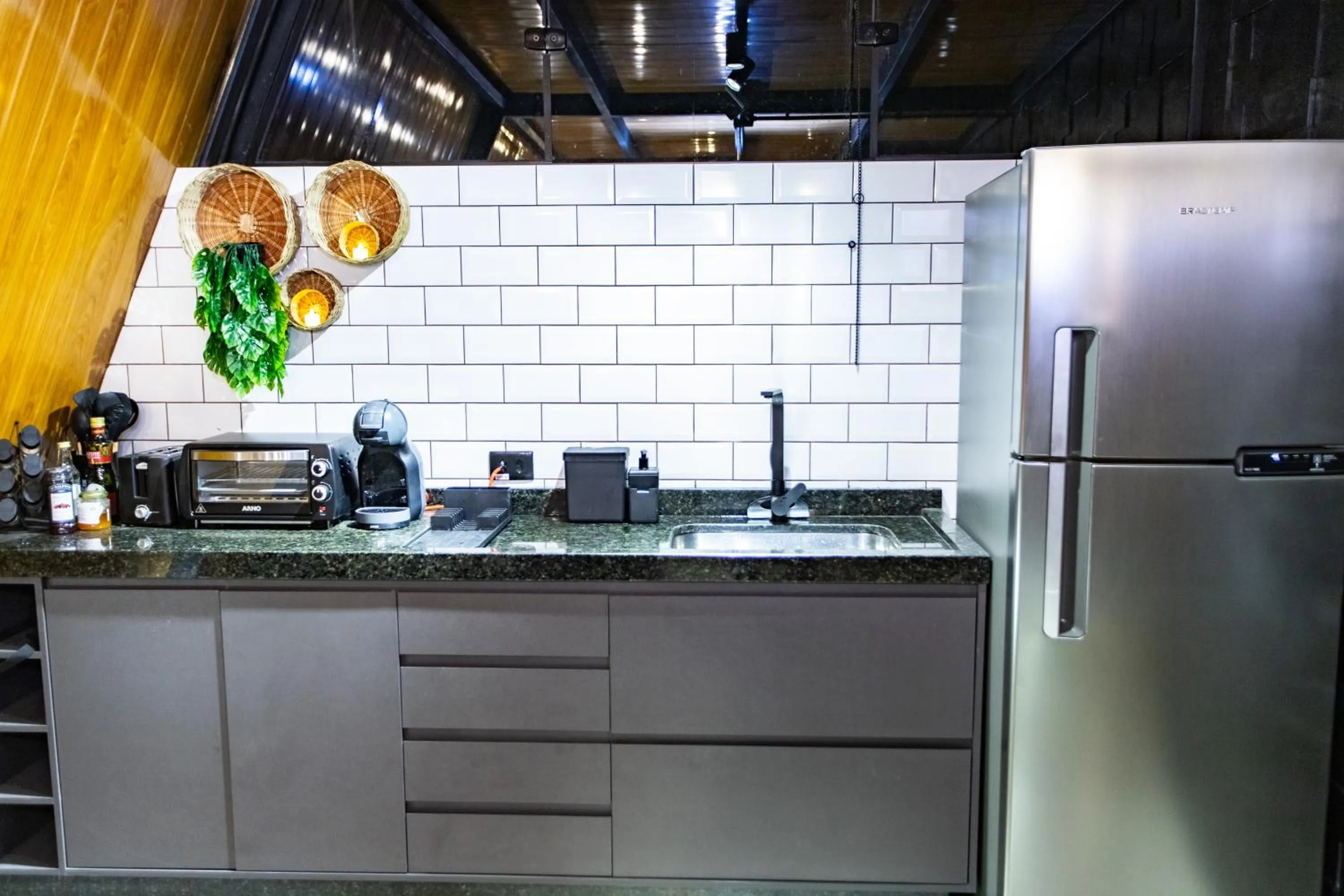 Kitchen or kitchenette in Chalés Quinta da Boa Vista