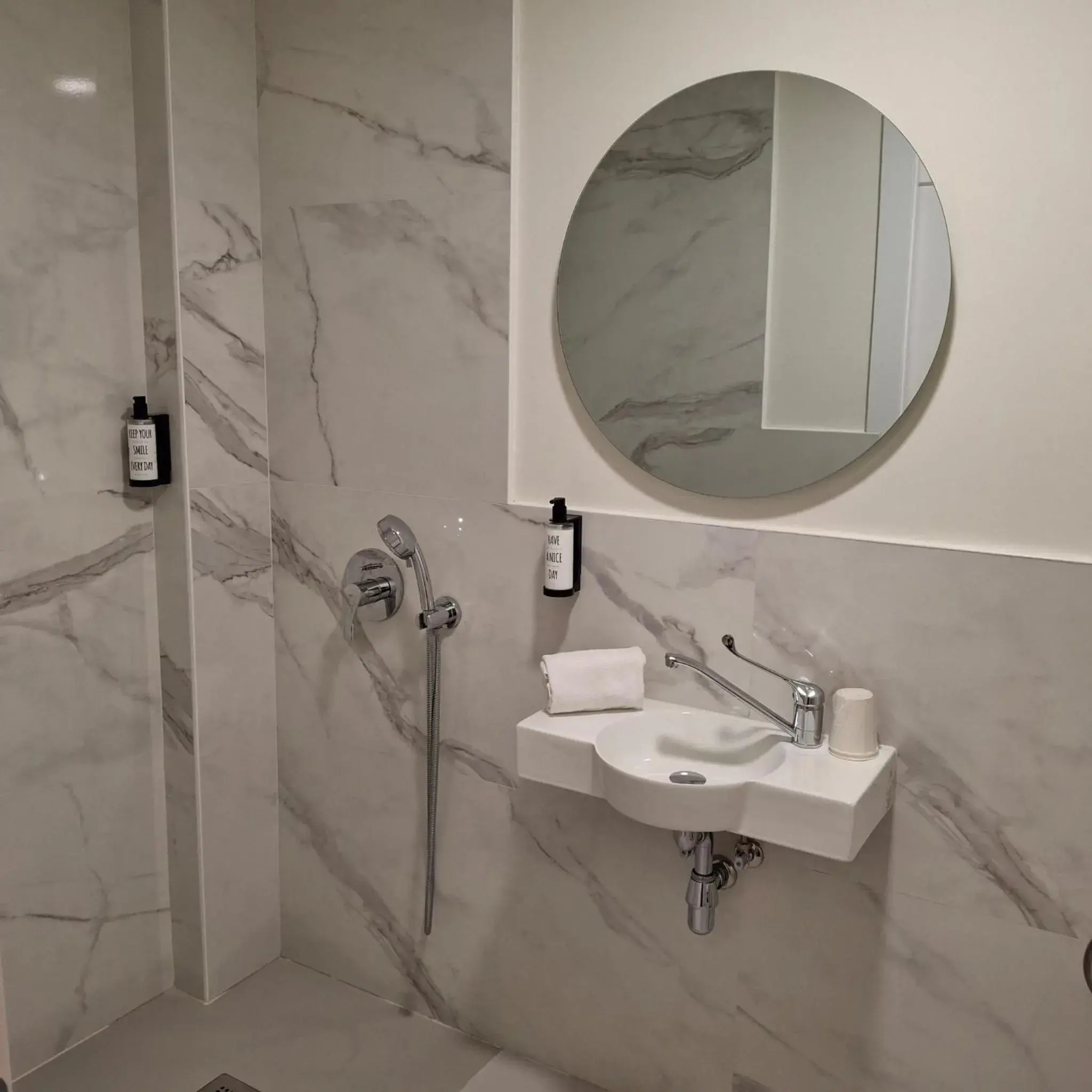 Double Room - Disability Access in Citrea Santander Double Room - Disability Access in Citrea Santander