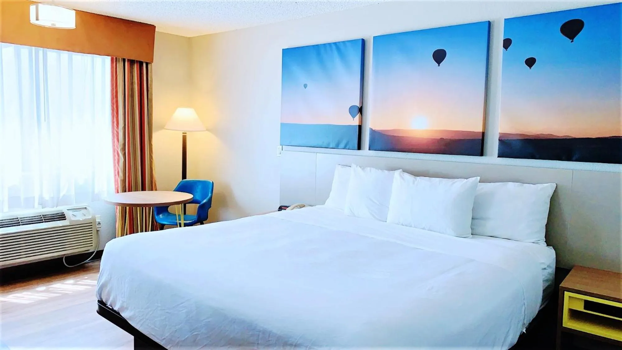 Bed in Days Inn by Wyndham Bernalillo