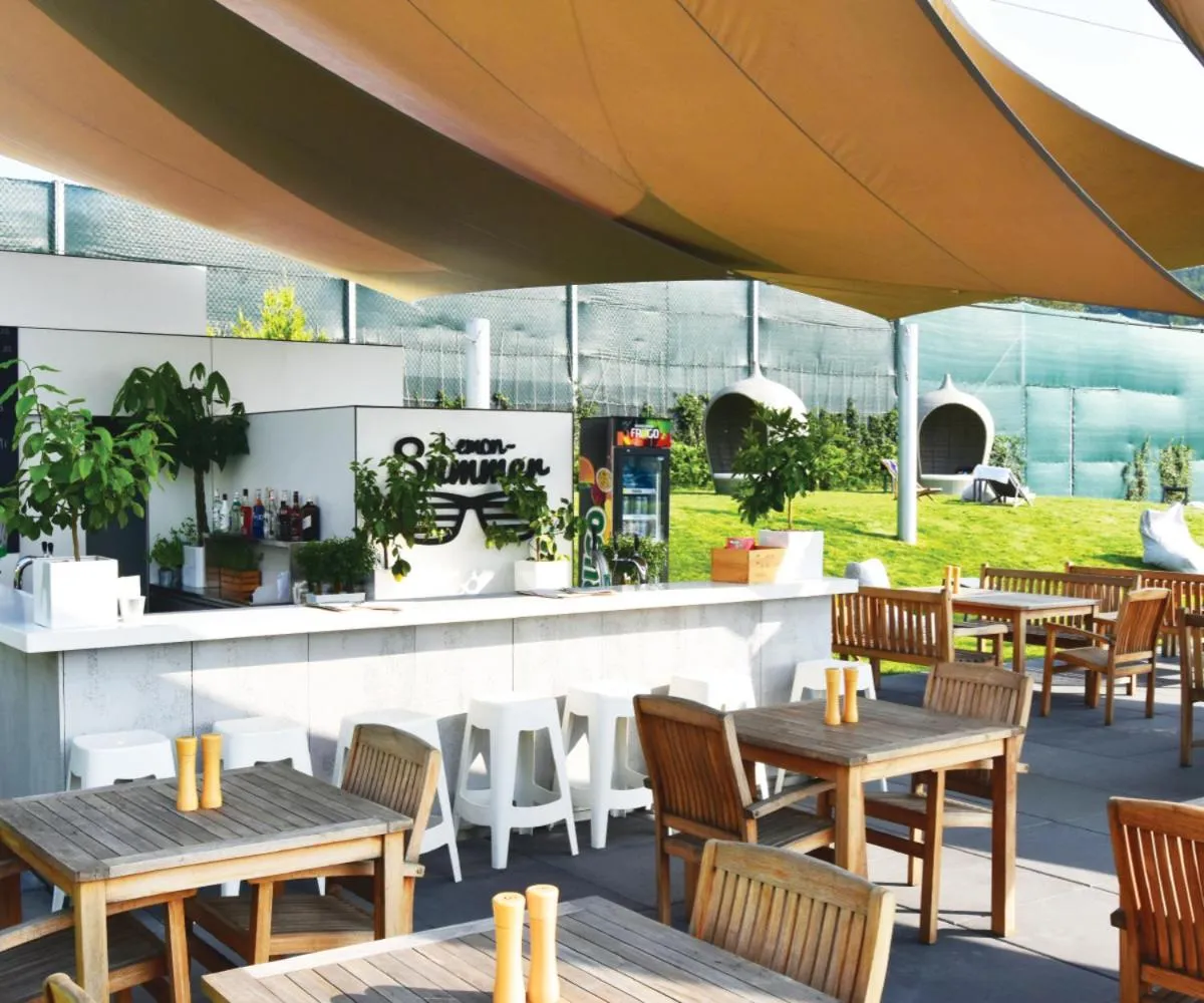 Restaurant/places to eat in Lemon Resort Spa