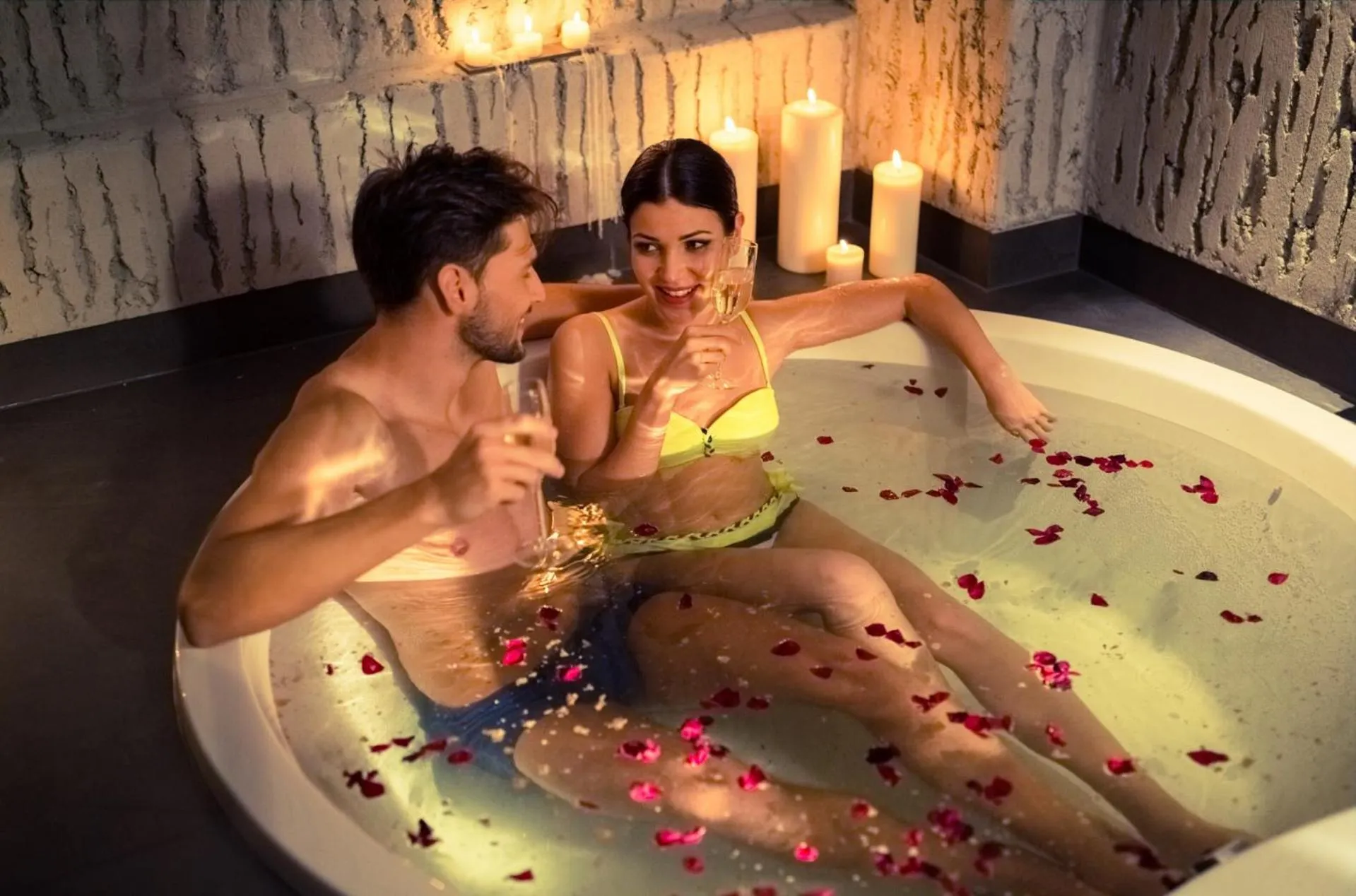 Hot Tub in Lemon Resort Spa