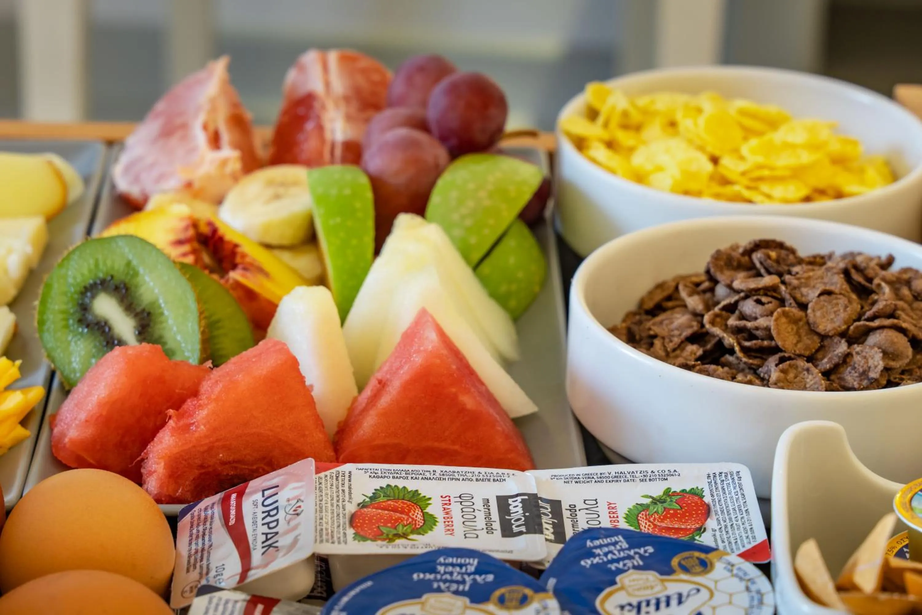 Breakfast in Central Fira Suites