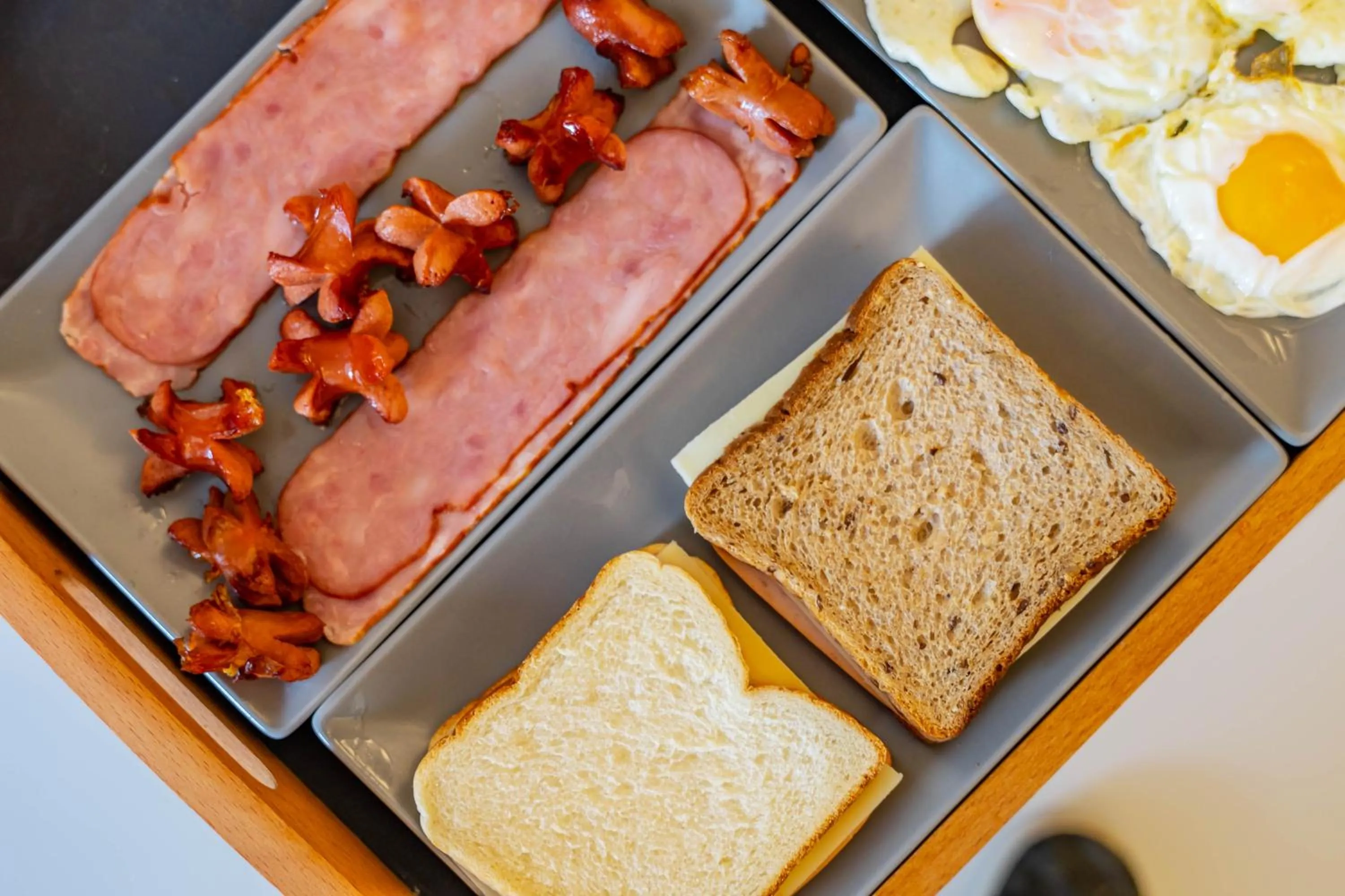 Breakfast in Central Fira Suites