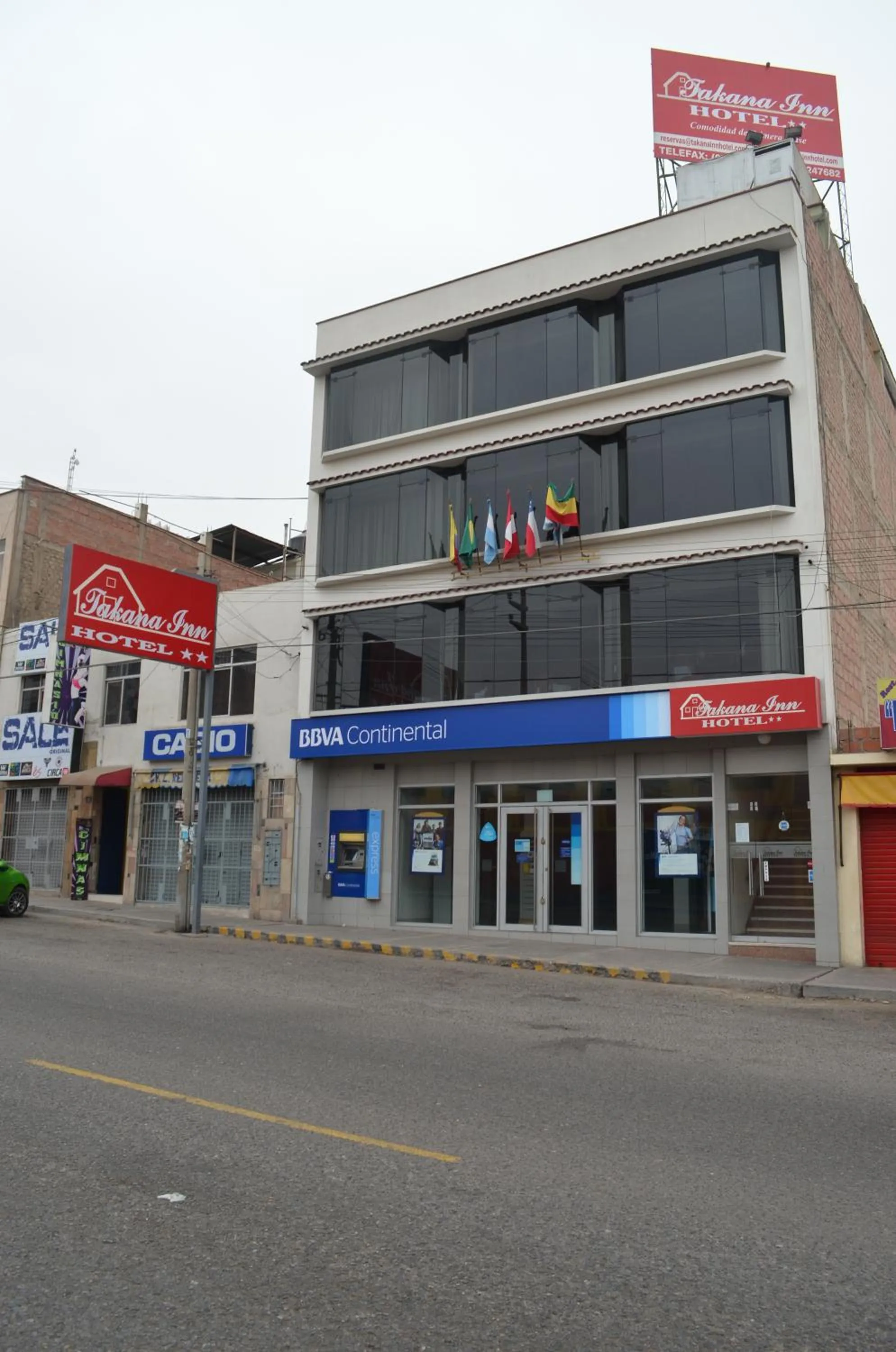 Facade/entrance in Takana Inn