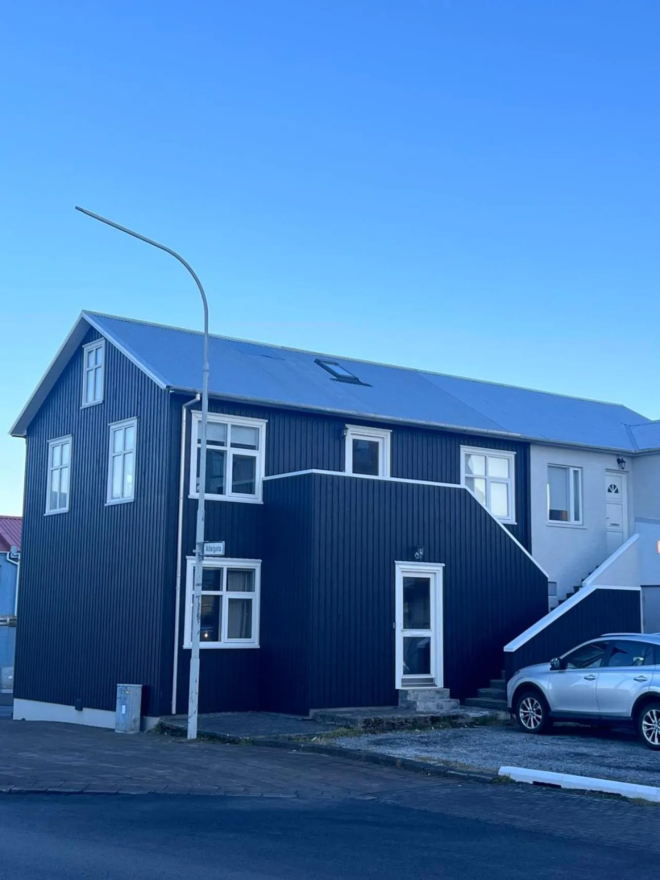 Property building in Ray of Sunshine Hafnargata