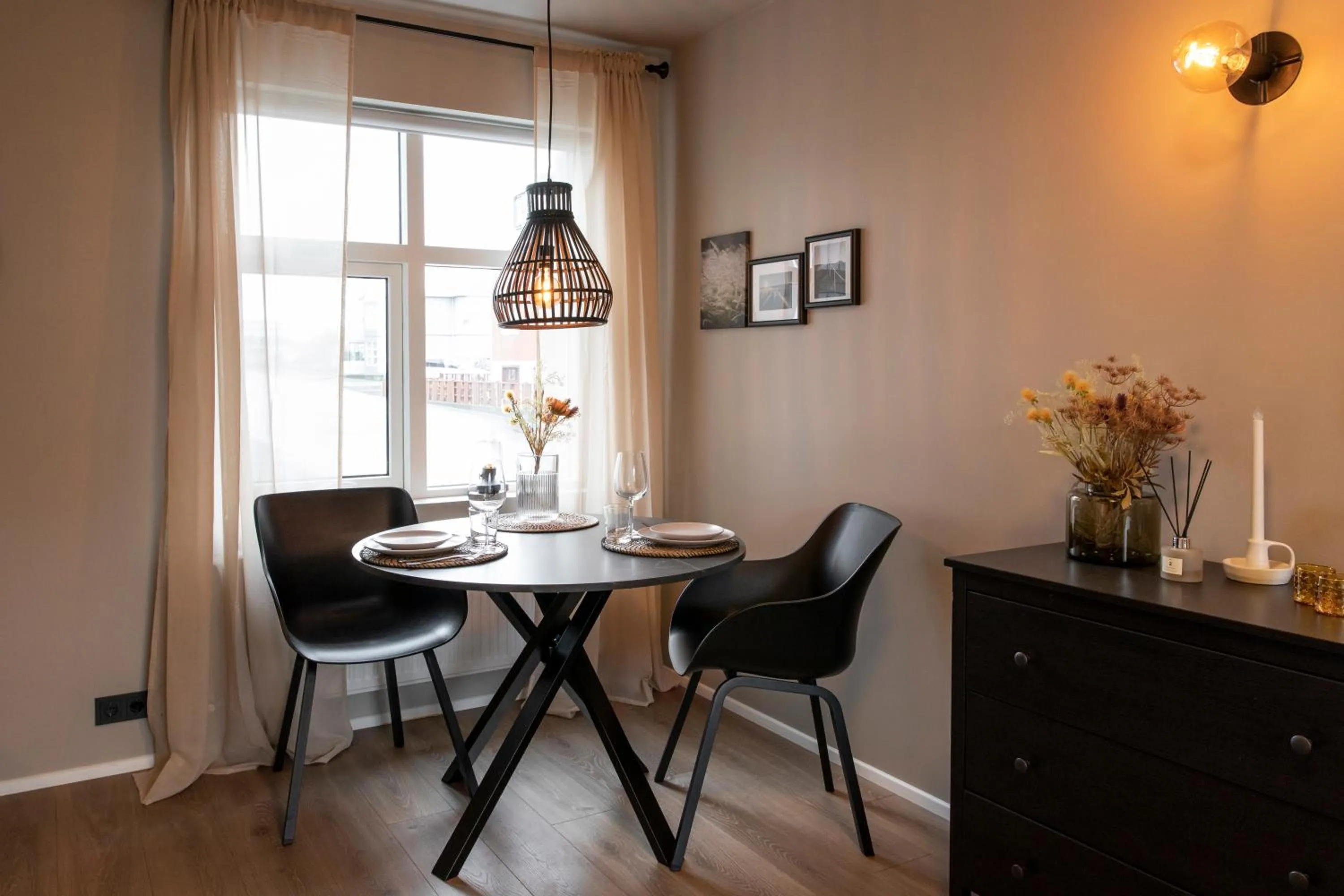 Dining area in Ray of Sunshine Hafnargata