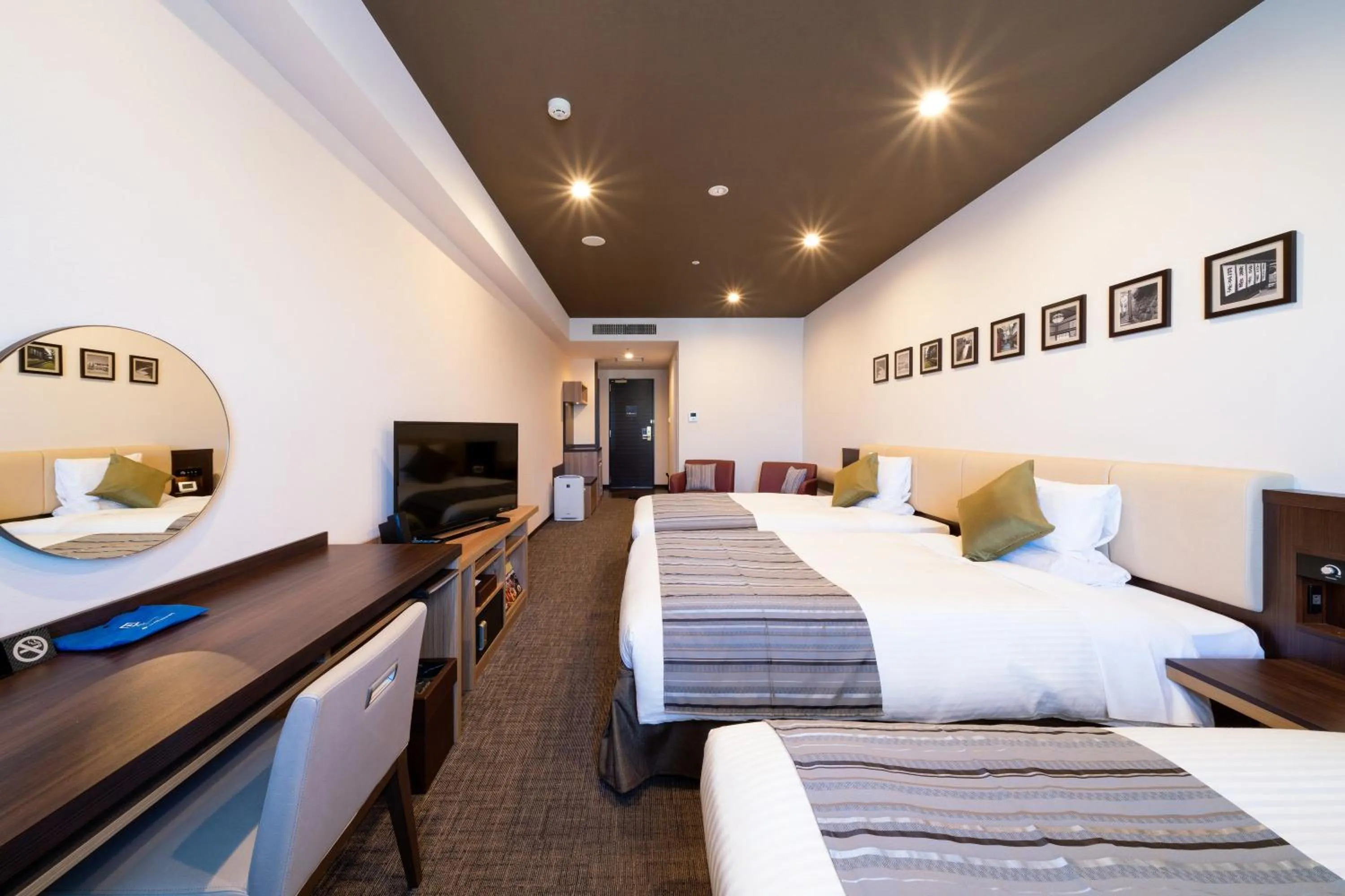 Photo of the whole room, Bed in HOTEL MYSTAYS PREMIER Kanazawa