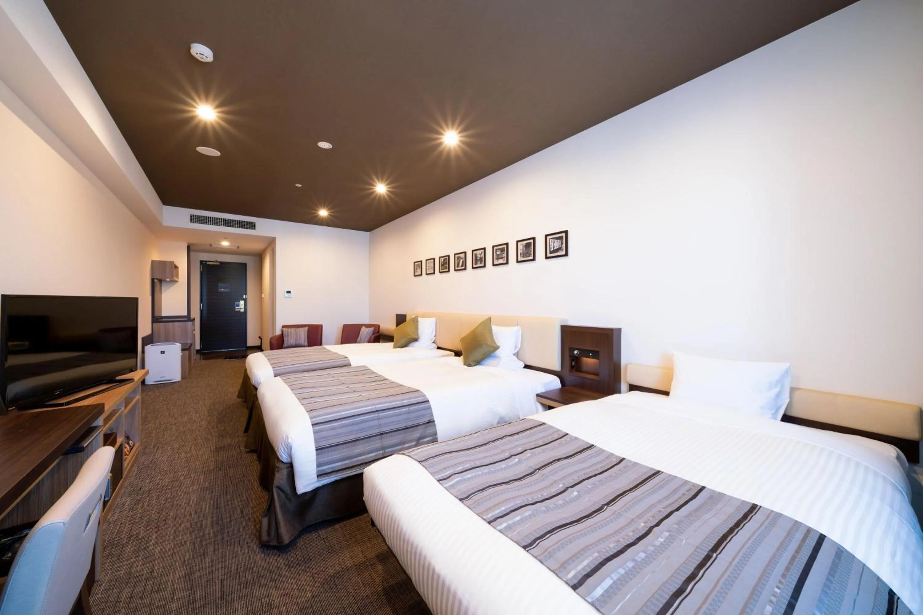 Photo of the whole room, Bed in HOTEL MYSTAYS PREMIER Kanazawa