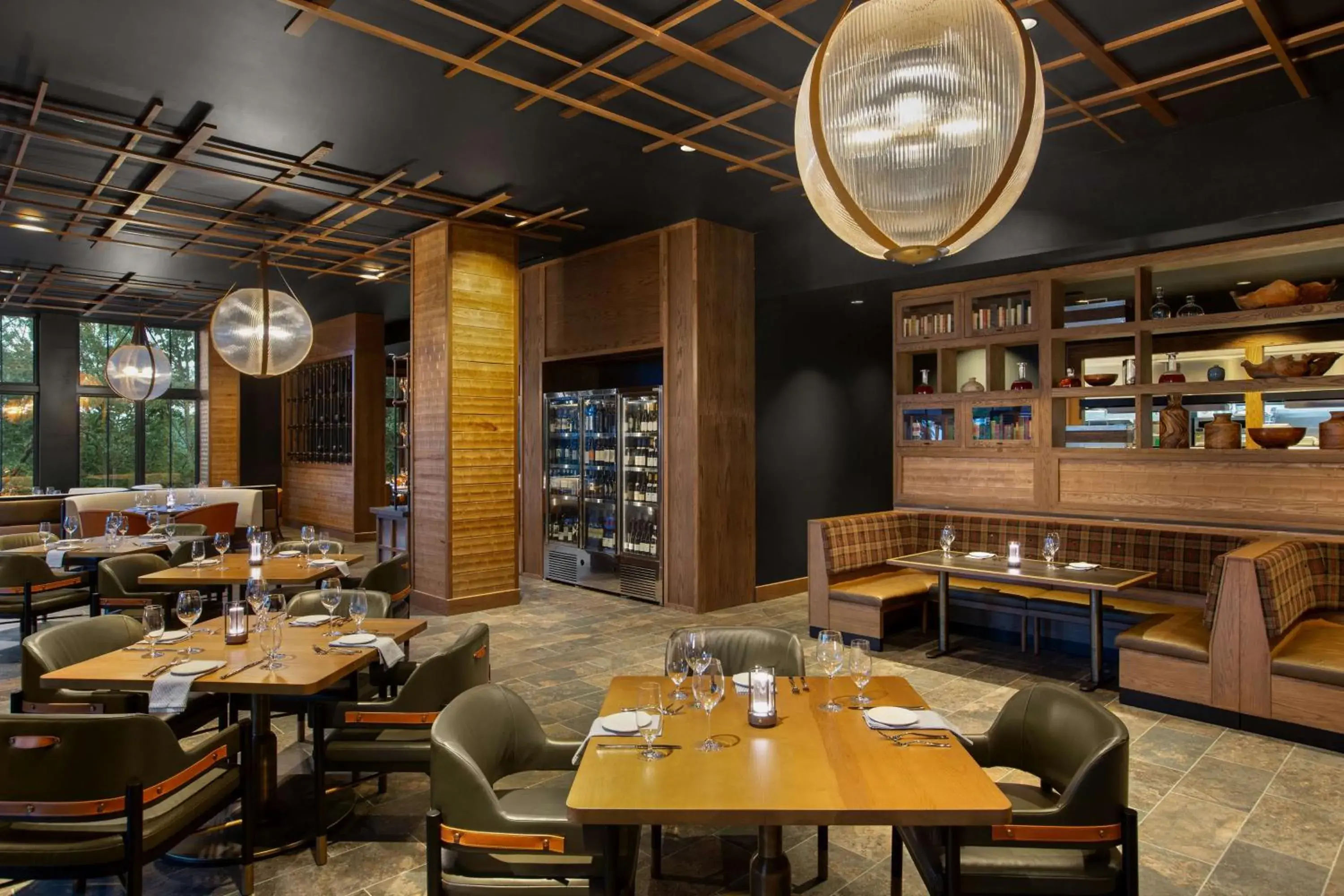 Lounge or bar in Cloudland at McLemore Resort Lookout Mountain, Curio by Hilton Lounge or bar in Cloudland at McLemore Resort Lookout Mountain, Curio by Hilton