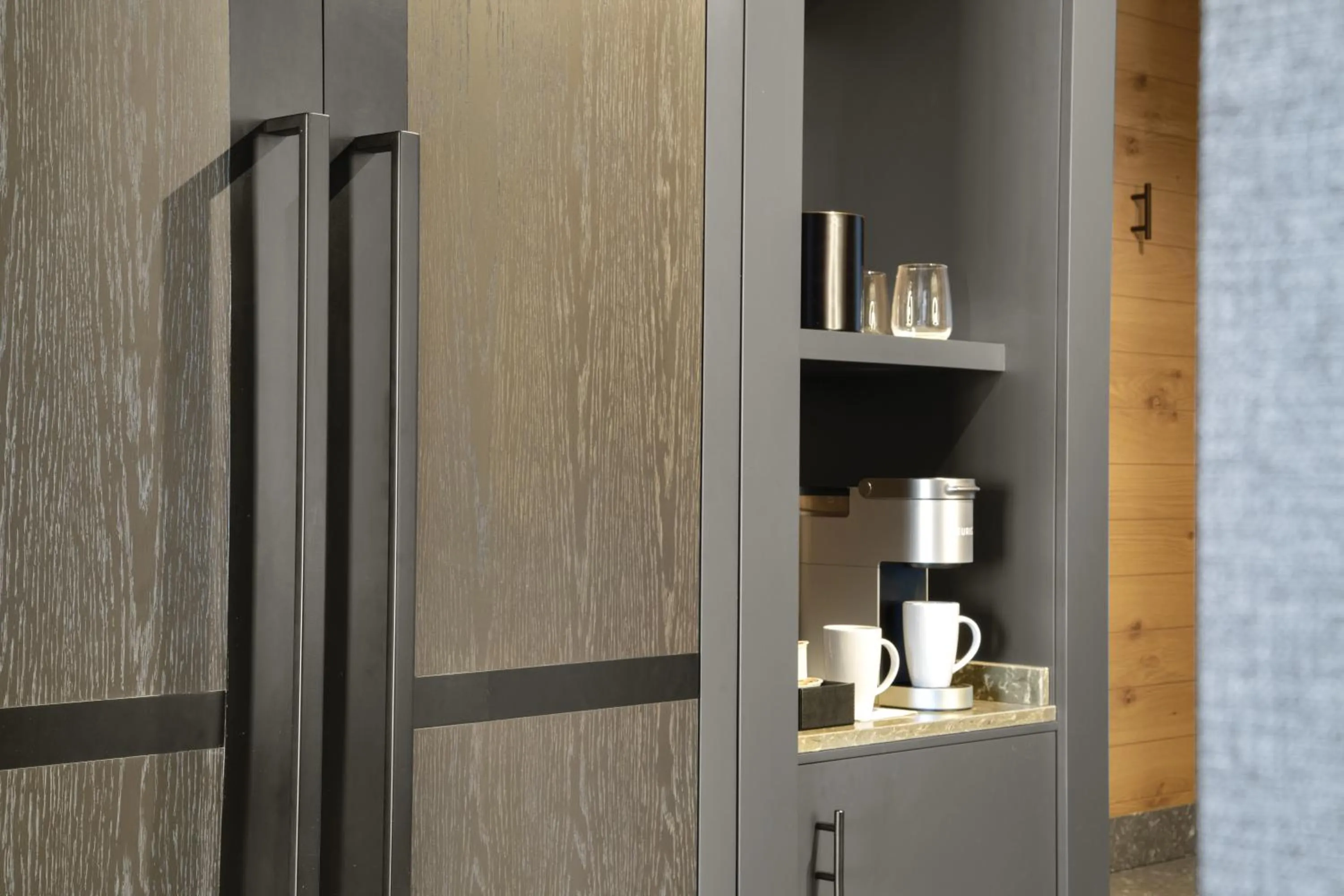 Coffee/tea facilities in Cloudland at McLemore Resort Lookout Mountain, Curio by Hilton