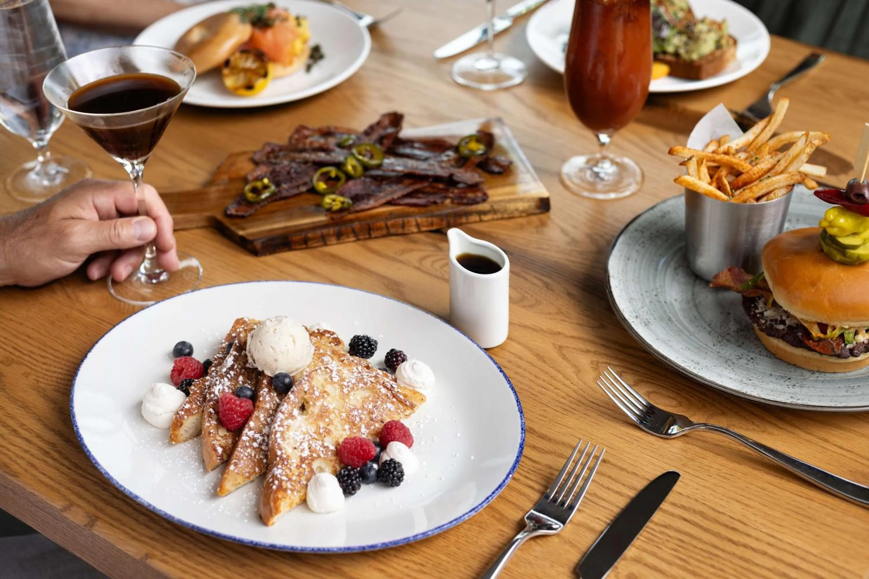 Restaurant/places to eat in Cloudland at McLemore Resort Lookout Mountain, Curio by Hilton