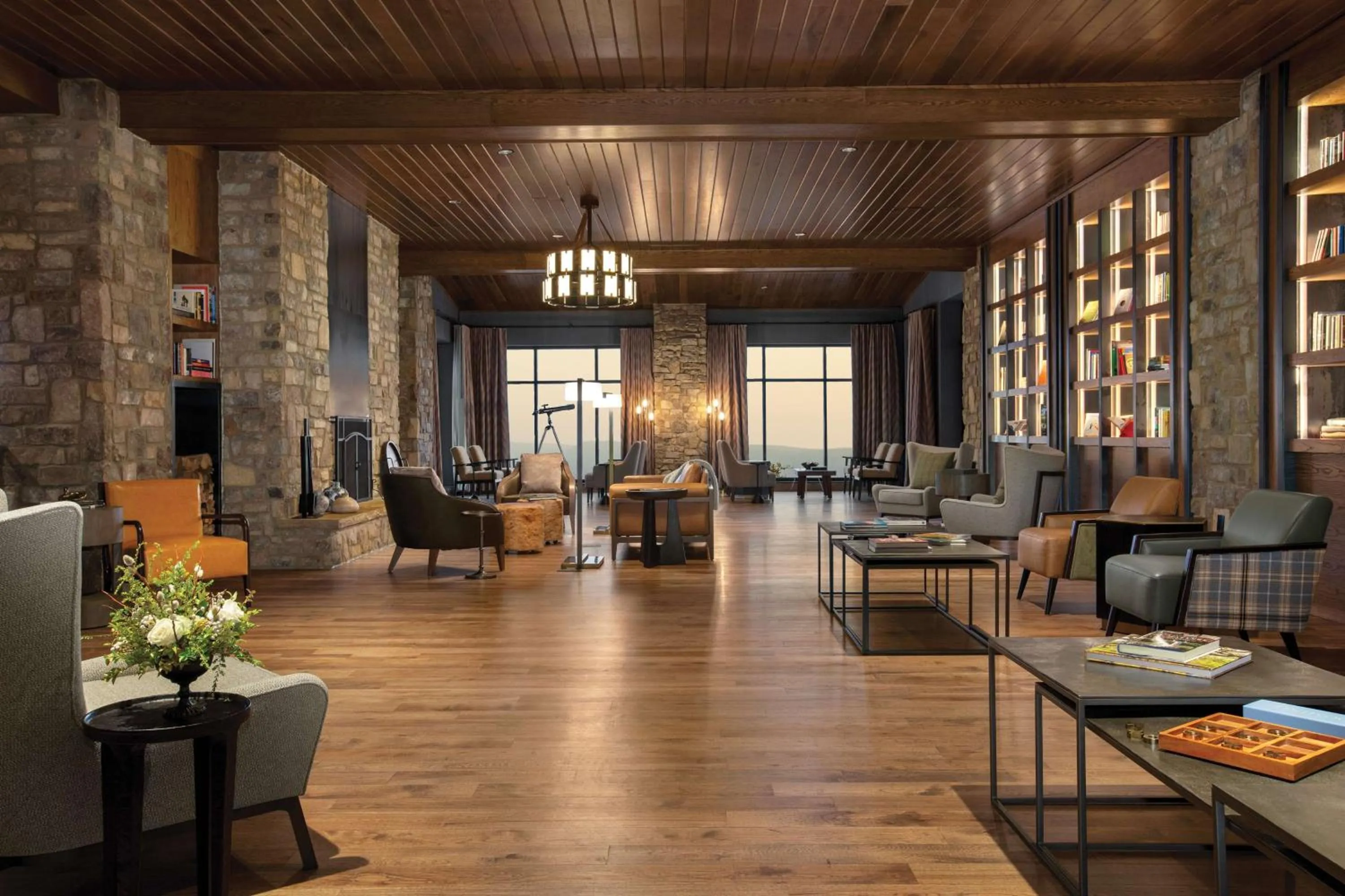 Lobby or reception in Cloudland at McLemore Resort Lookout Mountain, Curio by Hilton