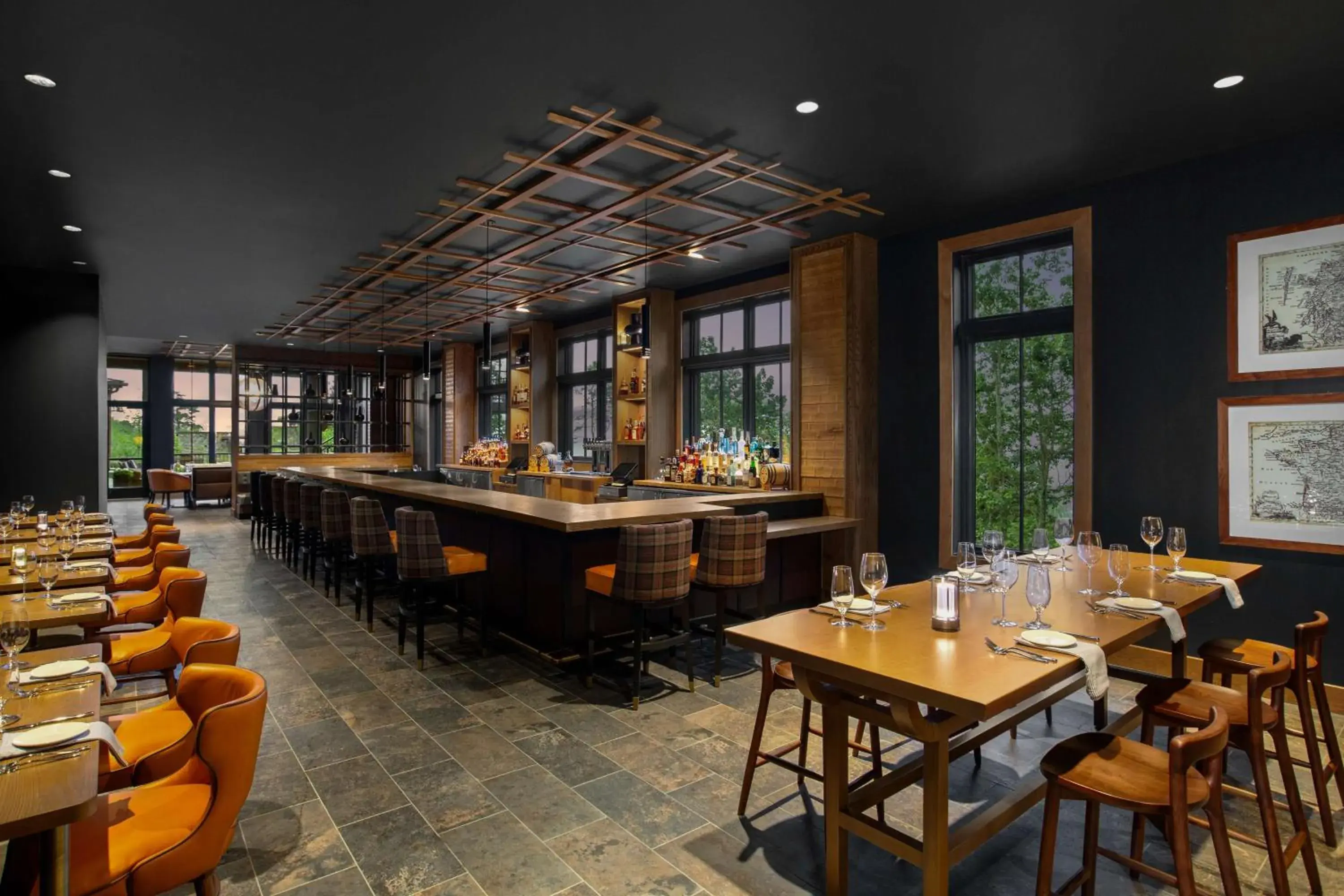 Lounge or bar in Cloudland at McLemore Resort Lookout Mountain, Curio by Hilton Lounge or bar in Cloudland at McLemore Resort Lookout Mountain, Curio by Hilton