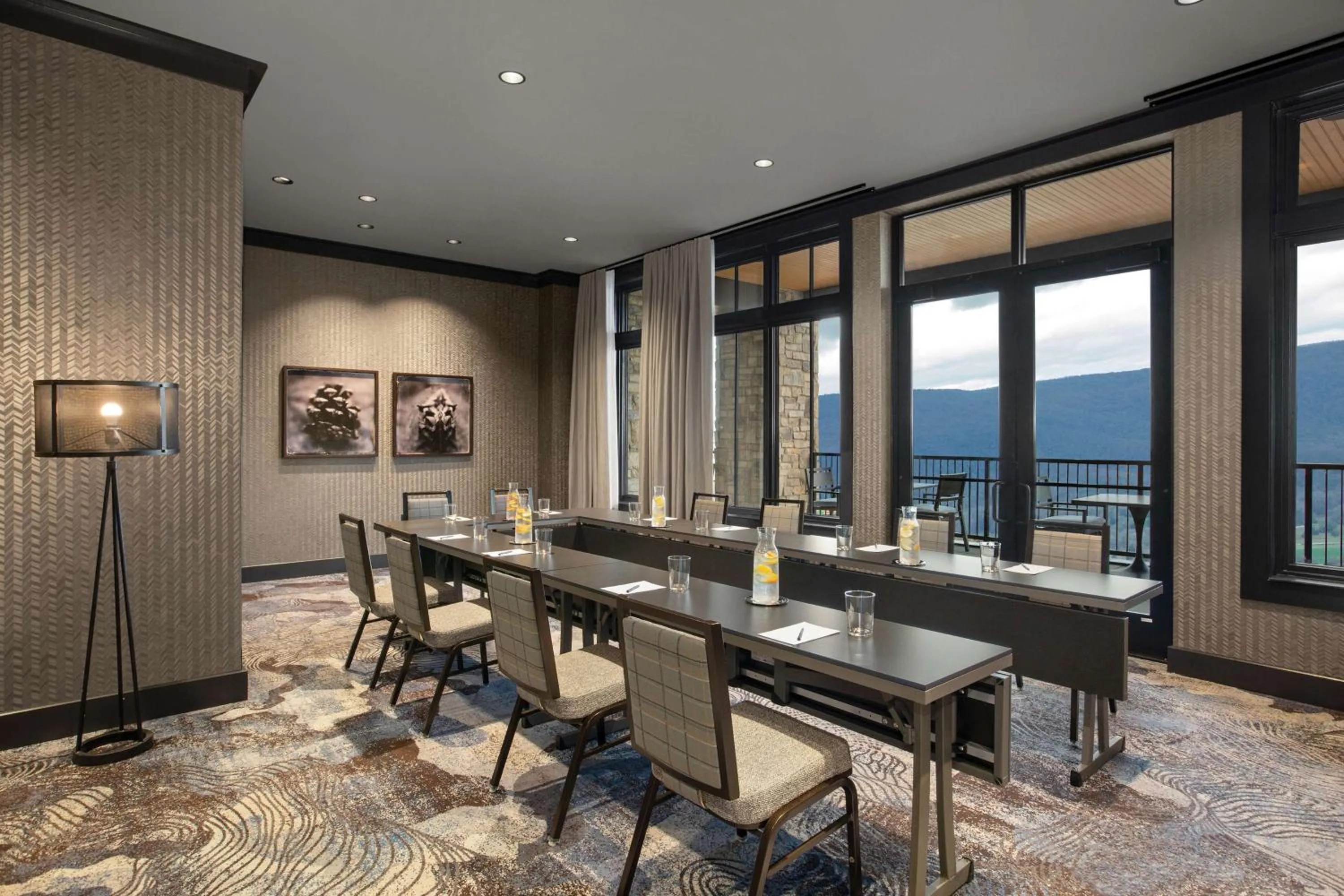 Meeting/conference room in Cloudland at McLemore Resort Lookout Mountain, Curio by Hilton