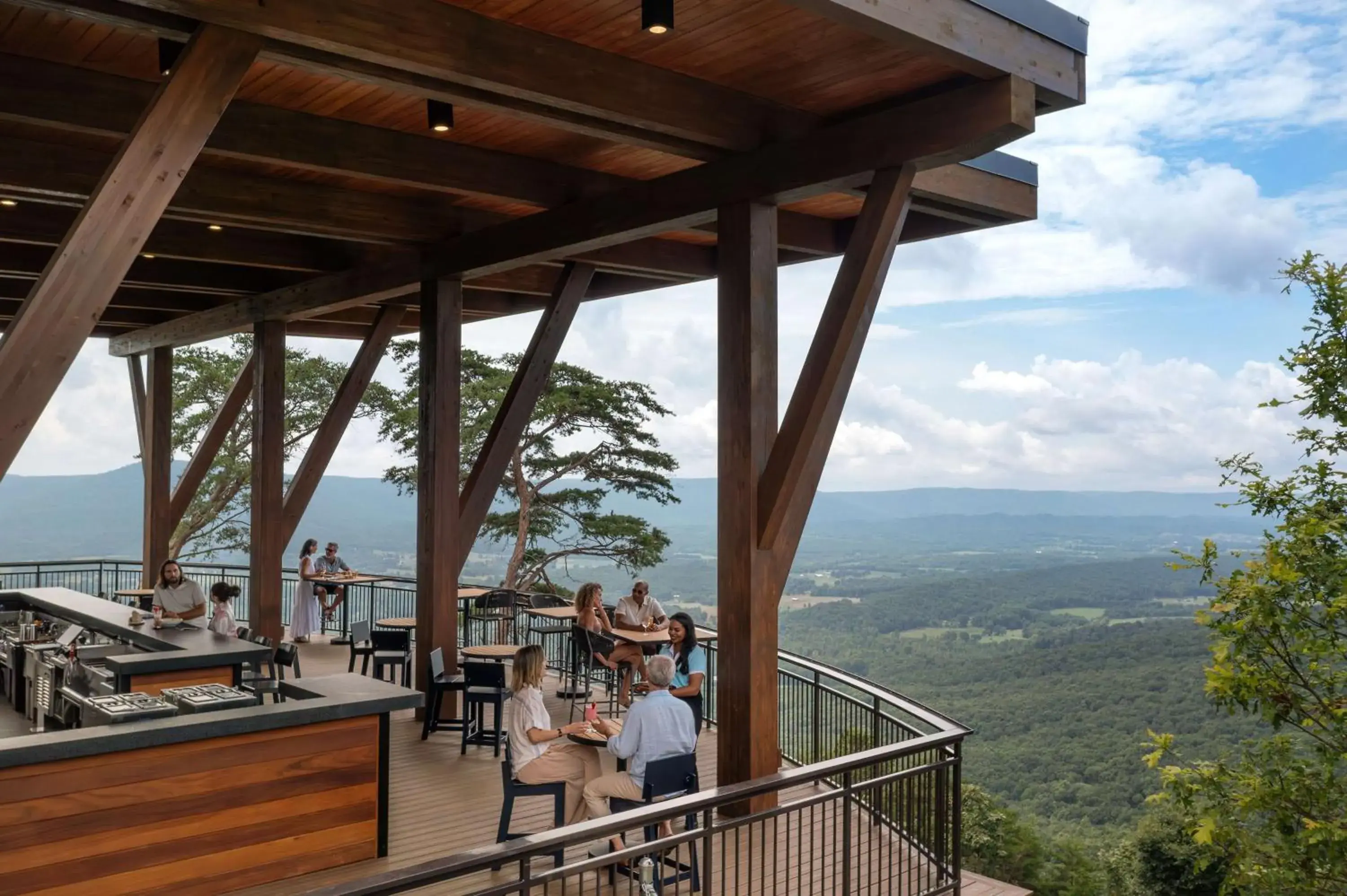 Restaurant/places to eat in Cloudland at McLemore Resort Lookout Mountain, Curio by Hilton Restaurant/places to eat in Cloudland at McLemore Resort Lookout Mountain, Curio by Hilton