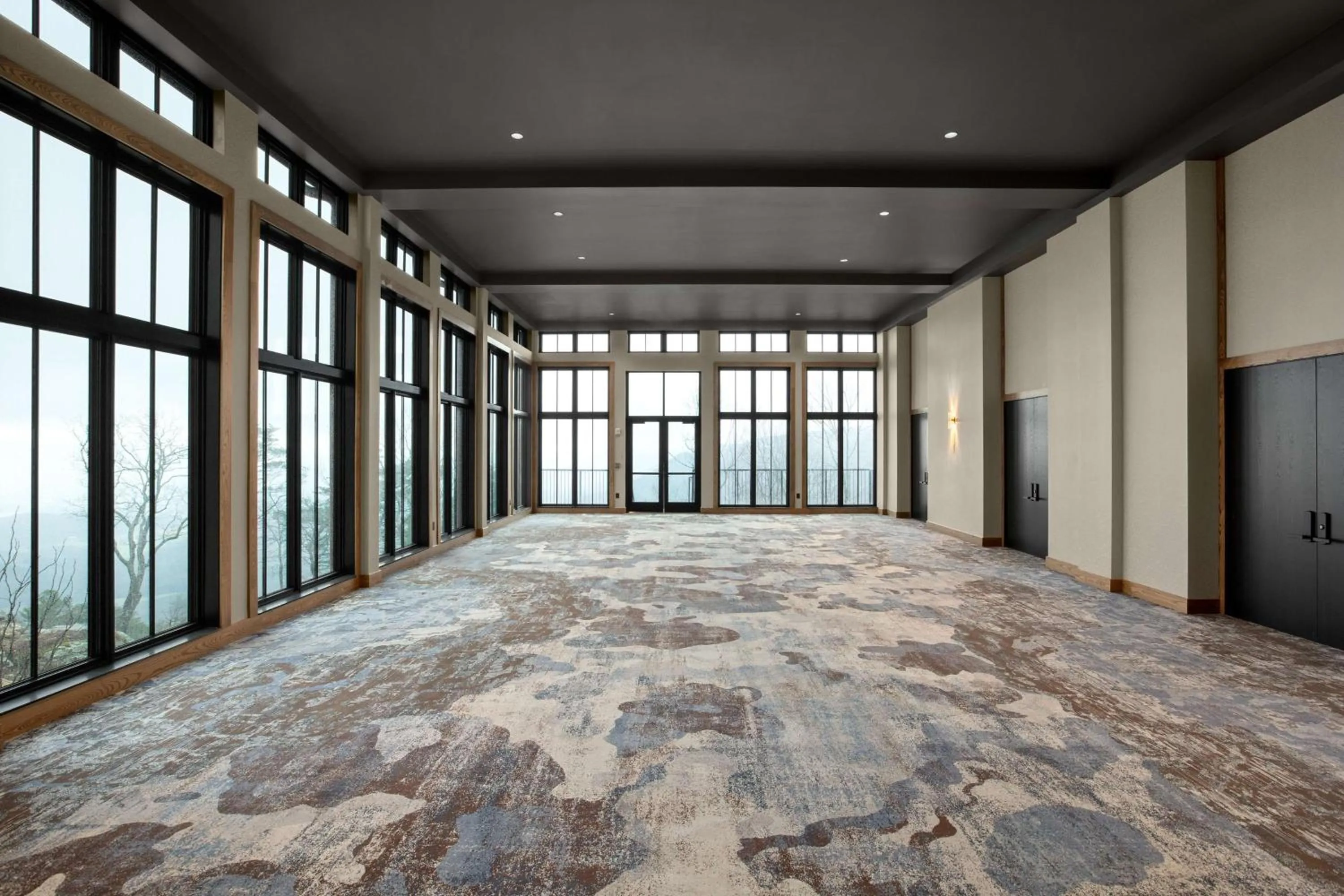 Meeting/conference room, Bed in Cloudland at McLemore Resort Lookout Mountain, Curio by Hilton