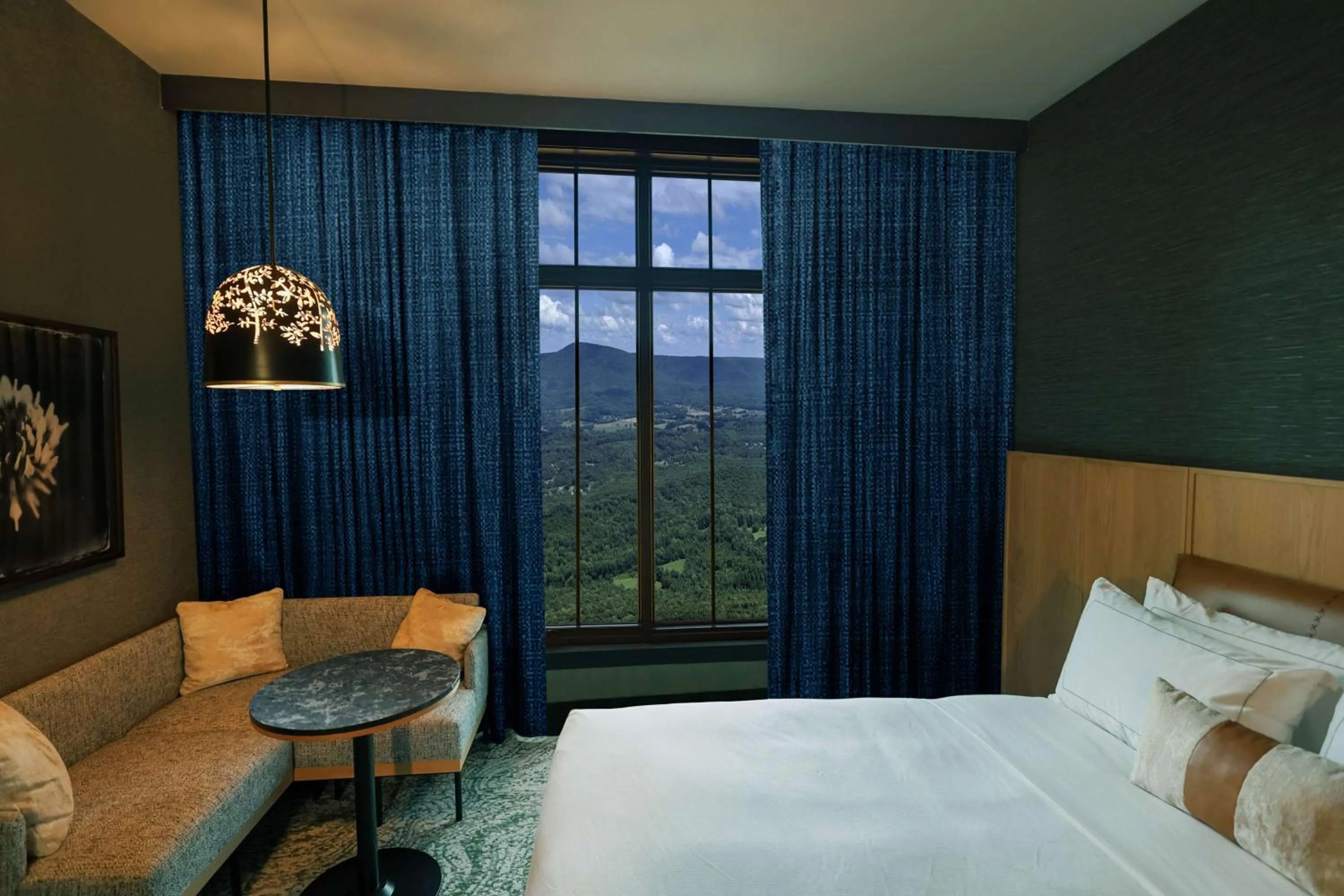 Photo of the whole room, Bed in Cloudland at McLemore Resort Lookout Mountain, Curio by Hilton