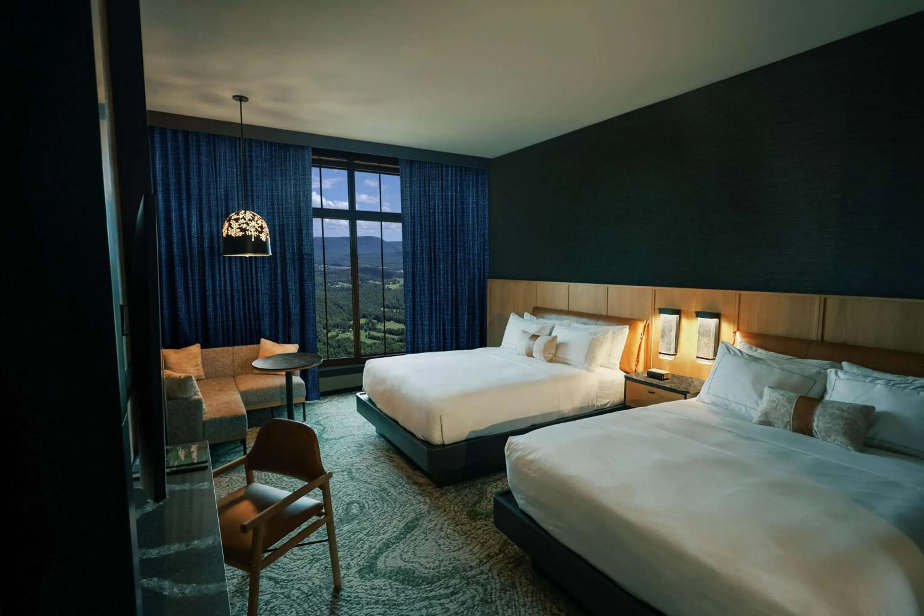 Bed in Cloudland at McLemore Resort Lookout Mountain, Curio by Hilton