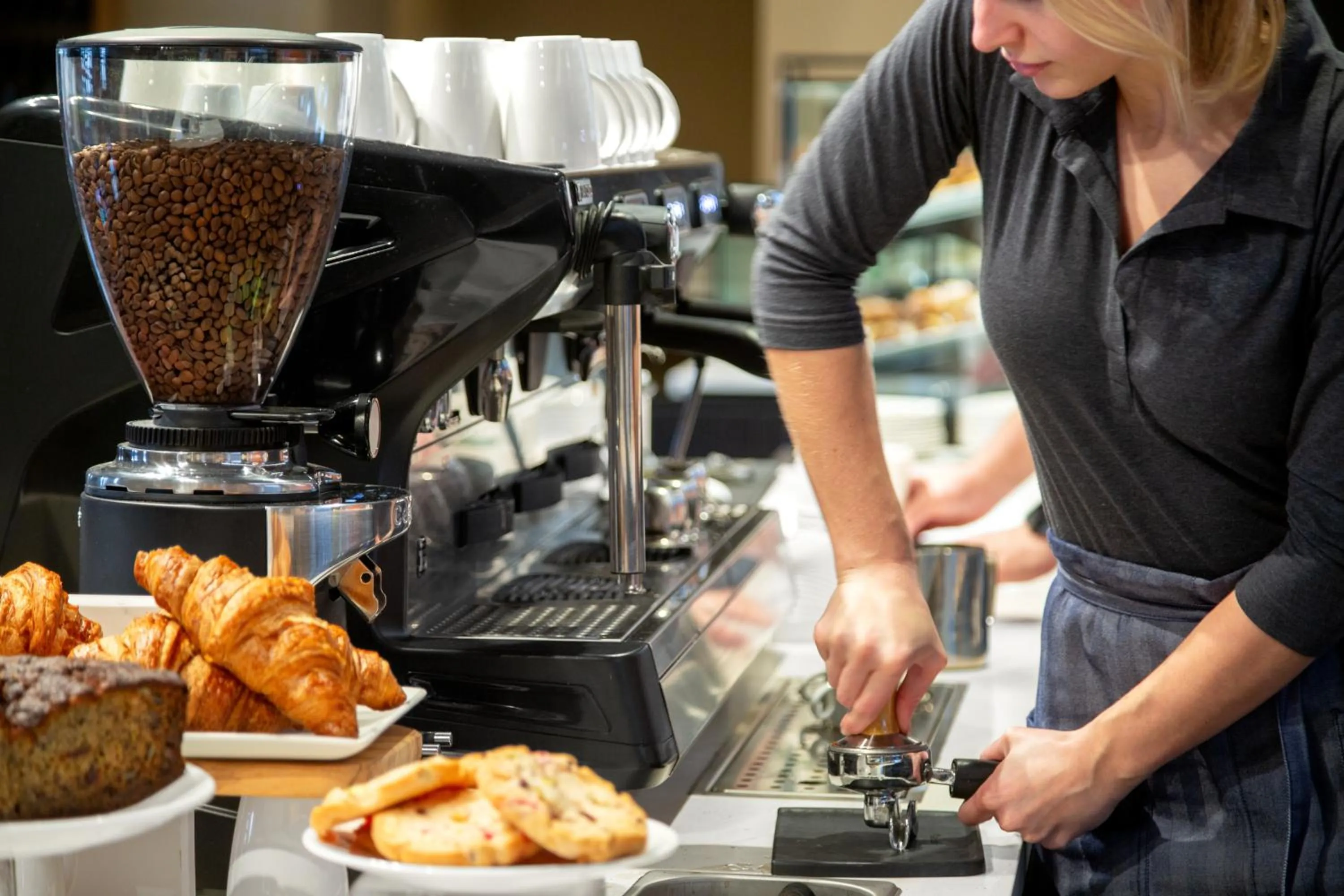 Restaurant/places to eat in Cloudland at McLemore Resort Lookout Mountain, Curio by Hilton