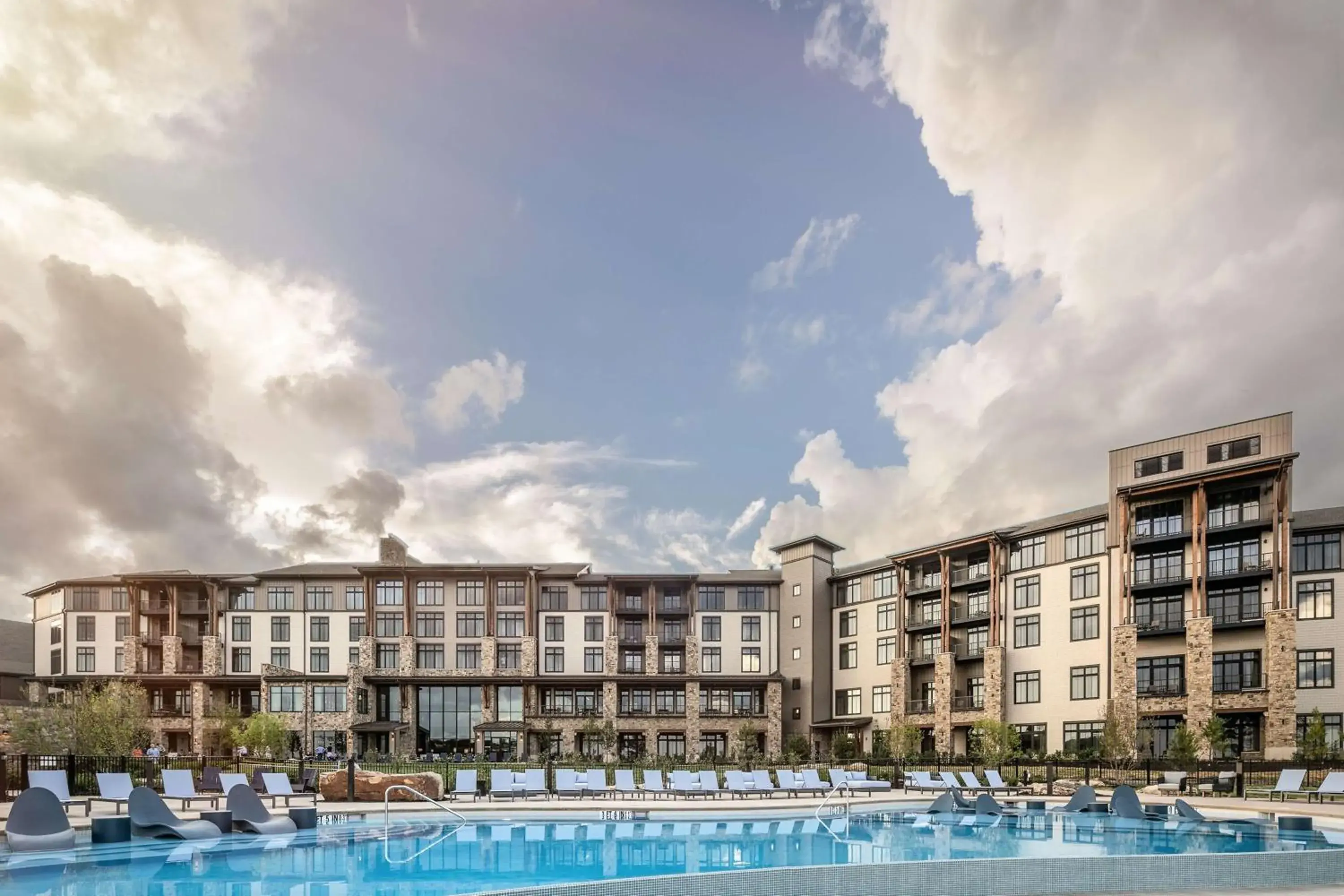 Property building in Cloudland at McLemore Resort Lookout Mountain, Curio by Hilton Property building in Cloudland at McLemore Resort Lookout Mountain, Curio by Hilton