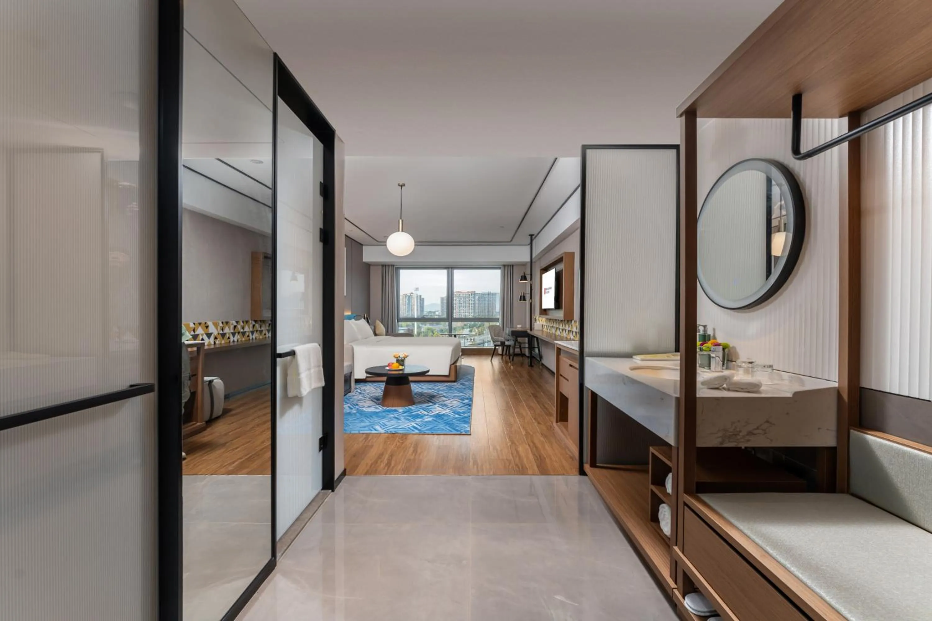 Photo of the whole room, Bed in Hilton Garden Inn Huzhou High-Speed Railway Station