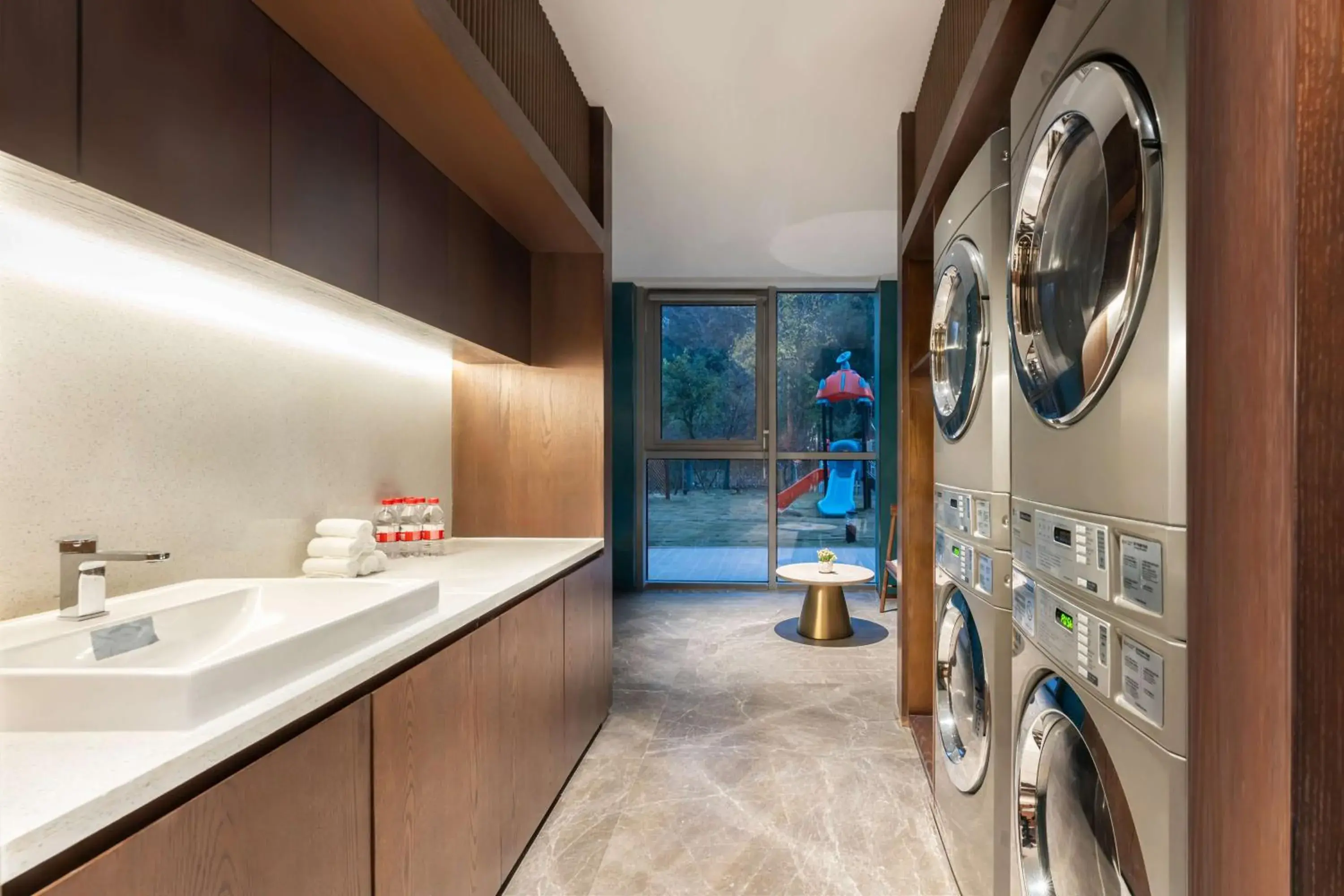 Property building in Hilton Garden Inn Huzhou High-Speed Railway Station Property building in Hilton Garden Inn Huzhou High-Speed Railway Station