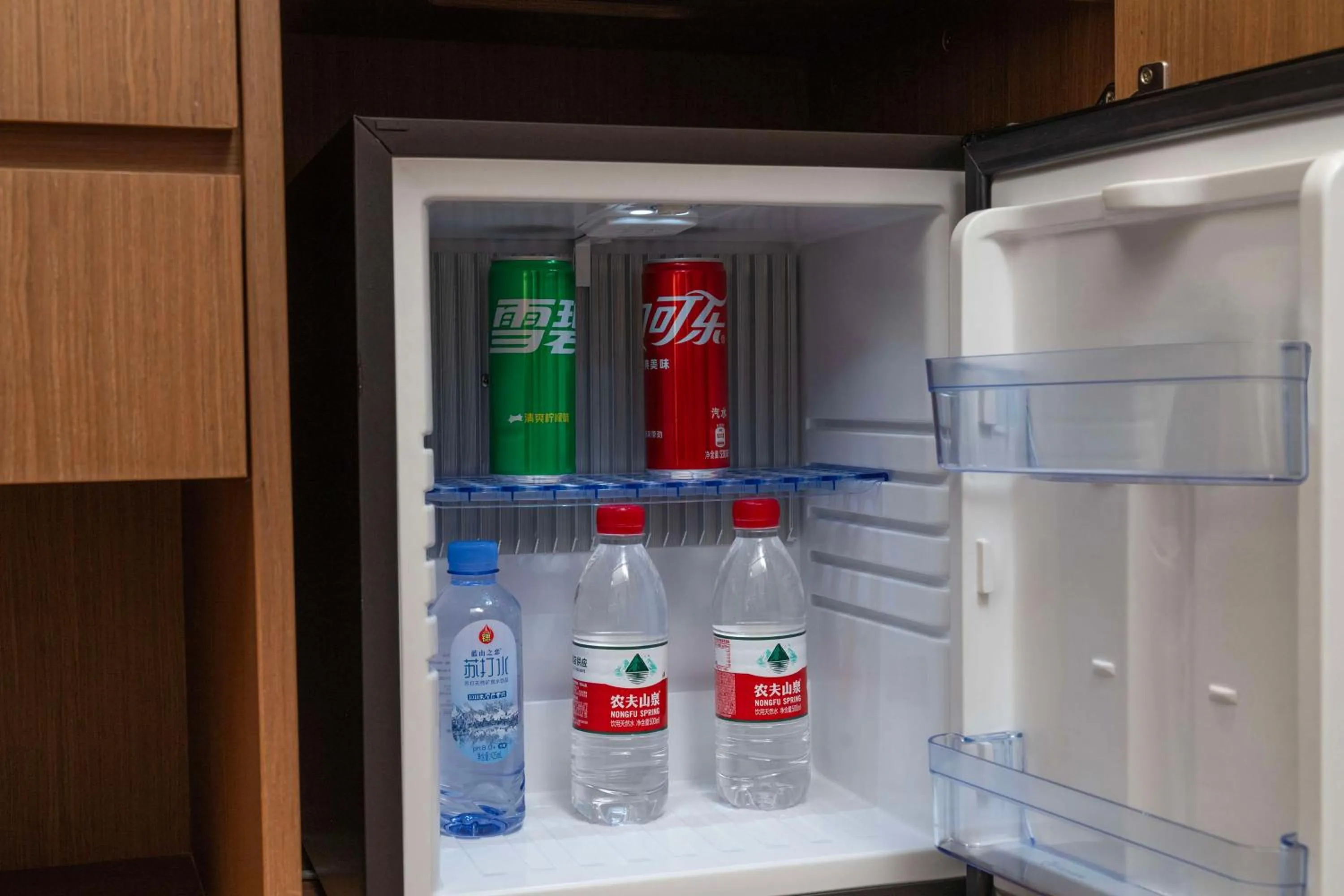 Photo of the whole room in Hilton Garden Inn Huzhou High-Speed Railway Station