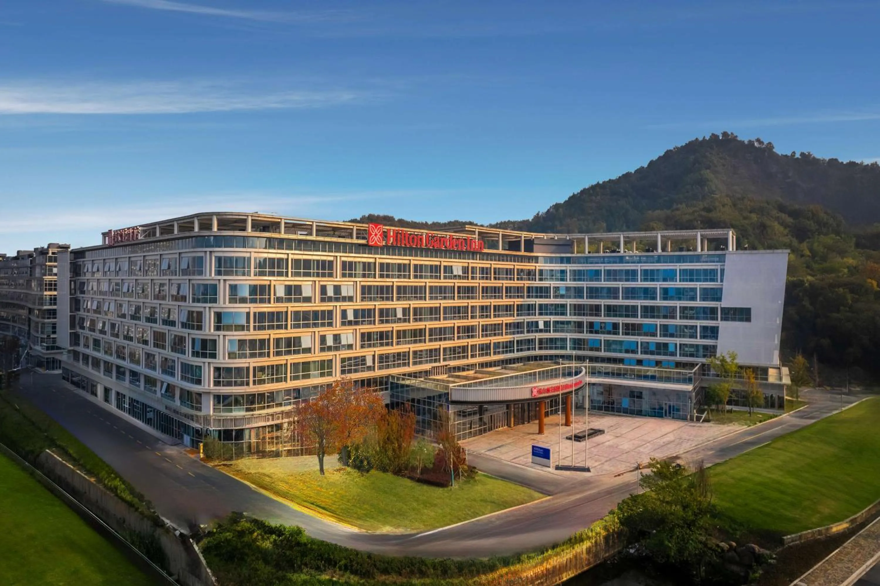 Property building in Hilton Garden Inn Huzhou High-Speed Railway Station