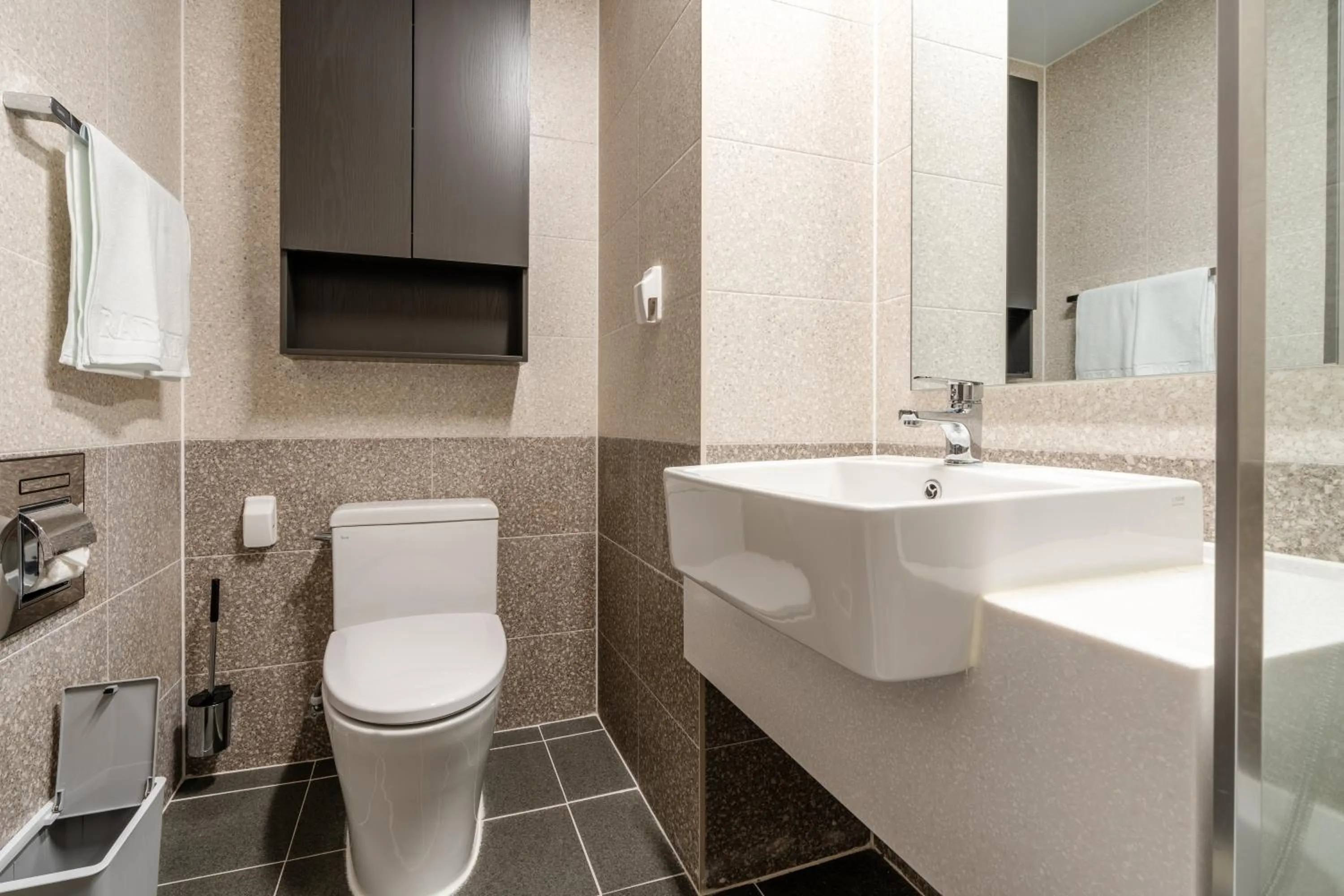 Shower in Radiant Nampo Hotel