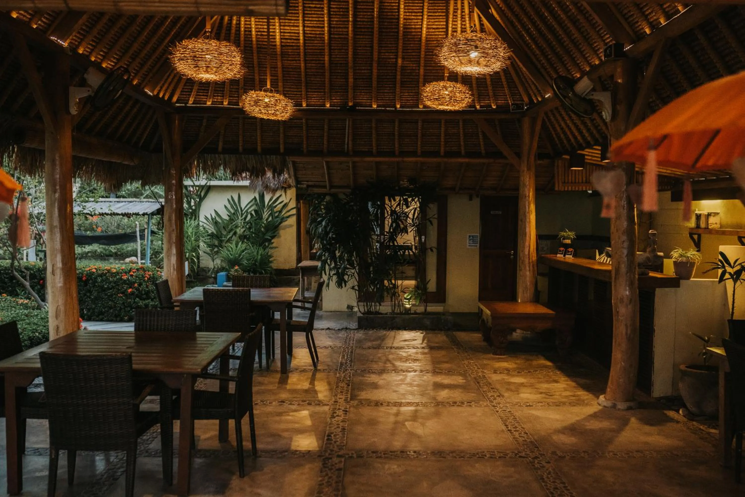 Restaurant/places to eat in ALOKA BAHARI Villas