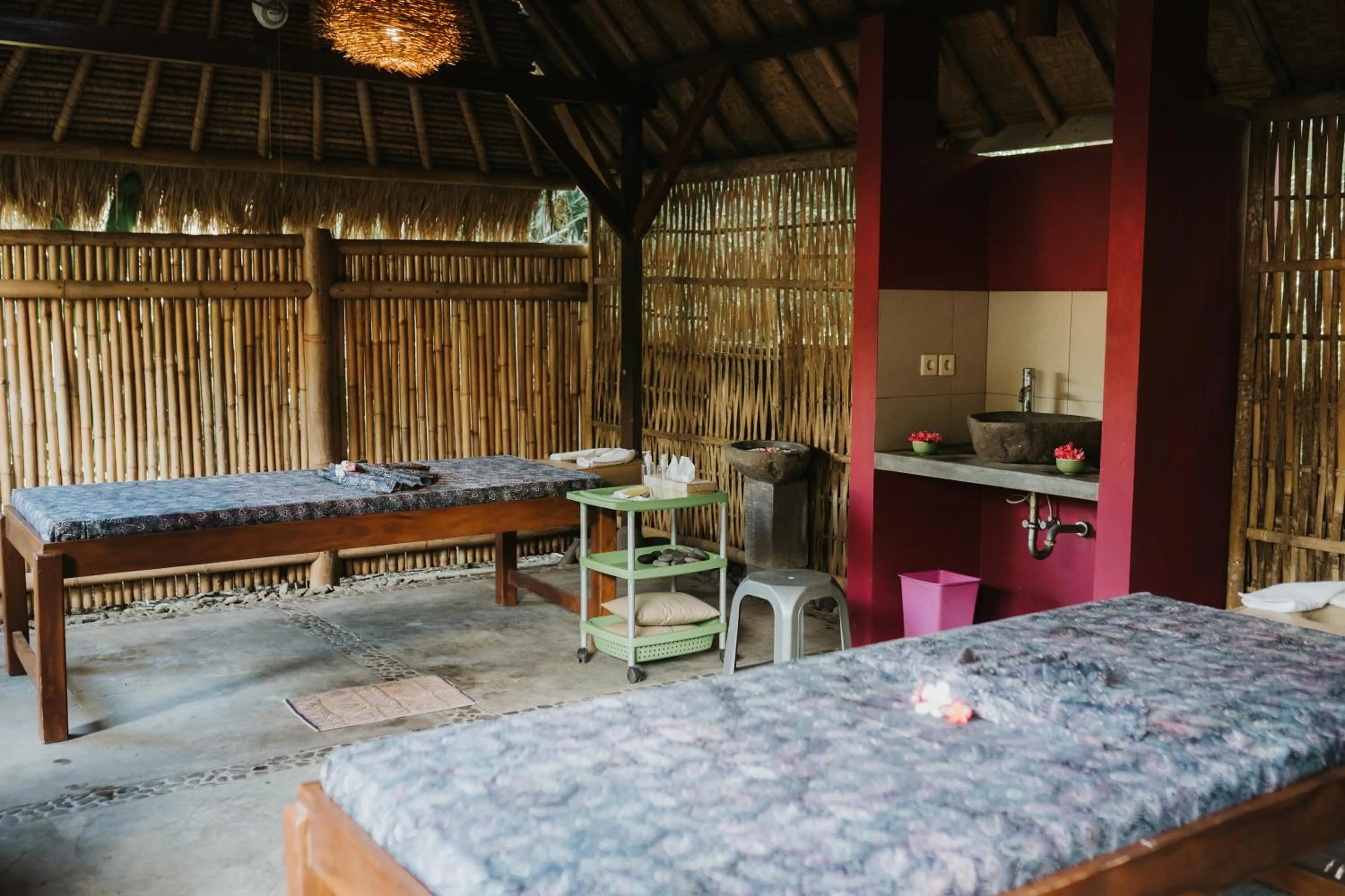 Spa and wellness centre/facilities, Bed in ALOKA BAHARI Villas