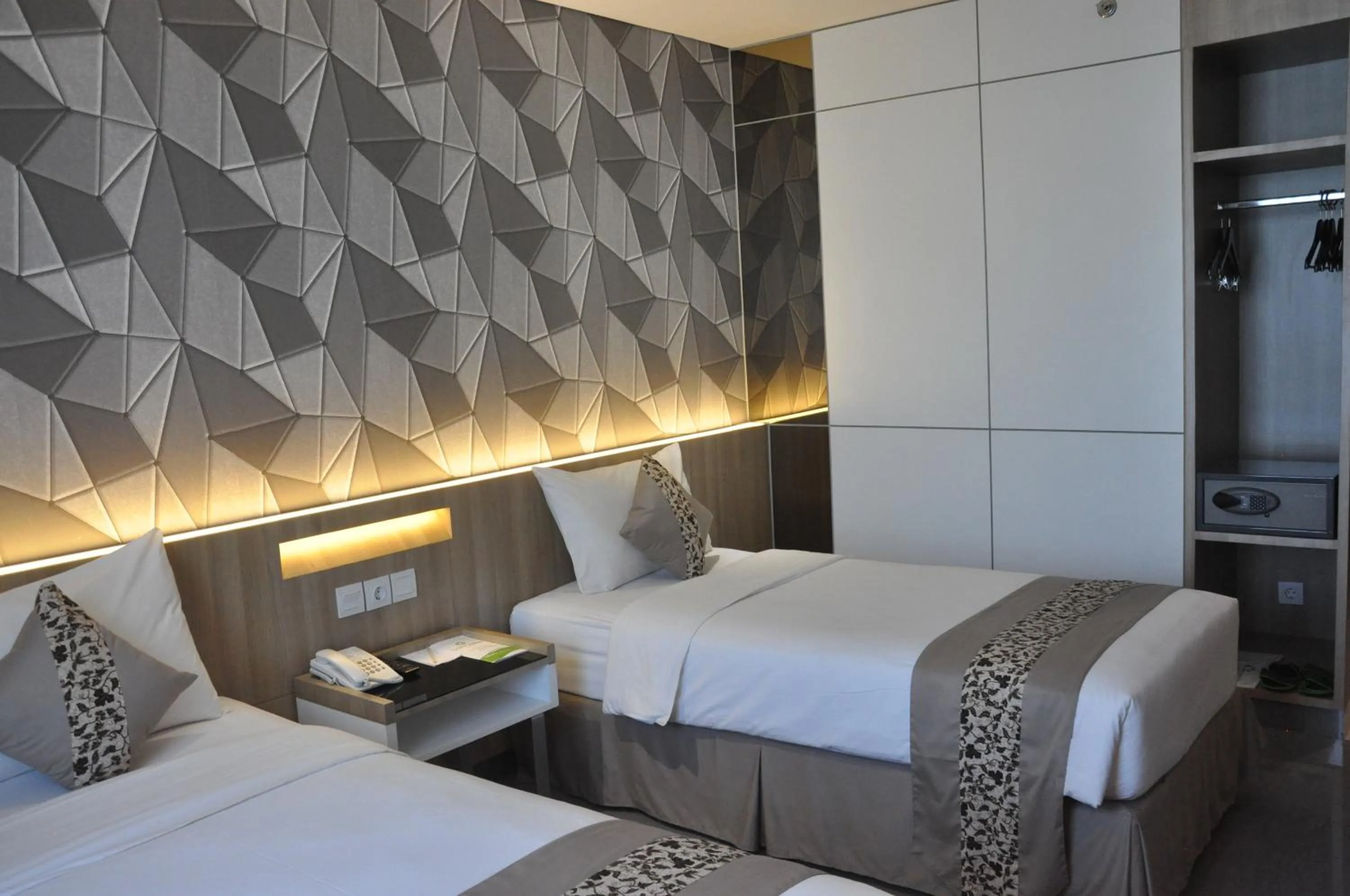 Bedroom, Bed in Sala View Hotel