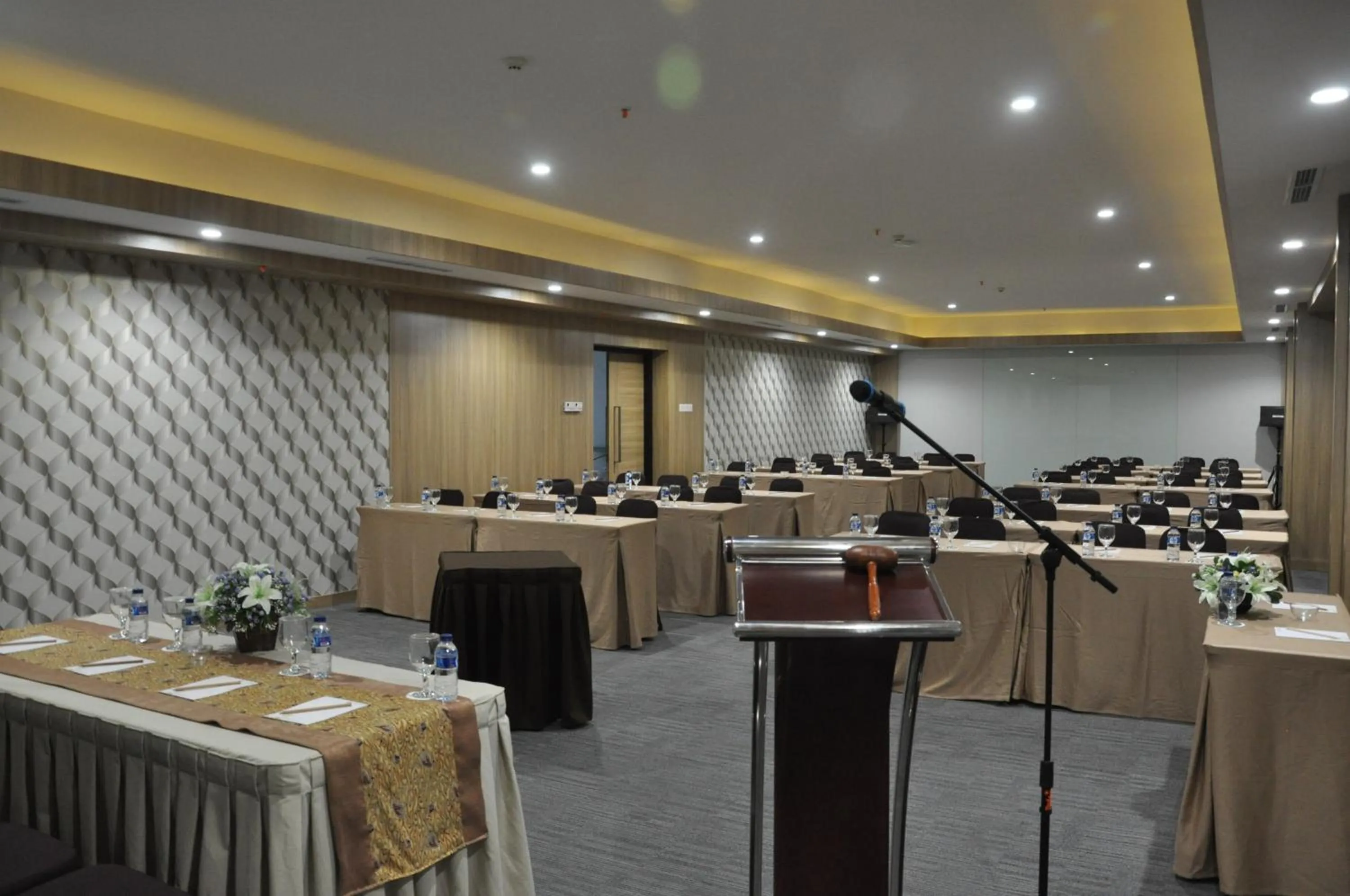 Business facilities in Sala View Hotel