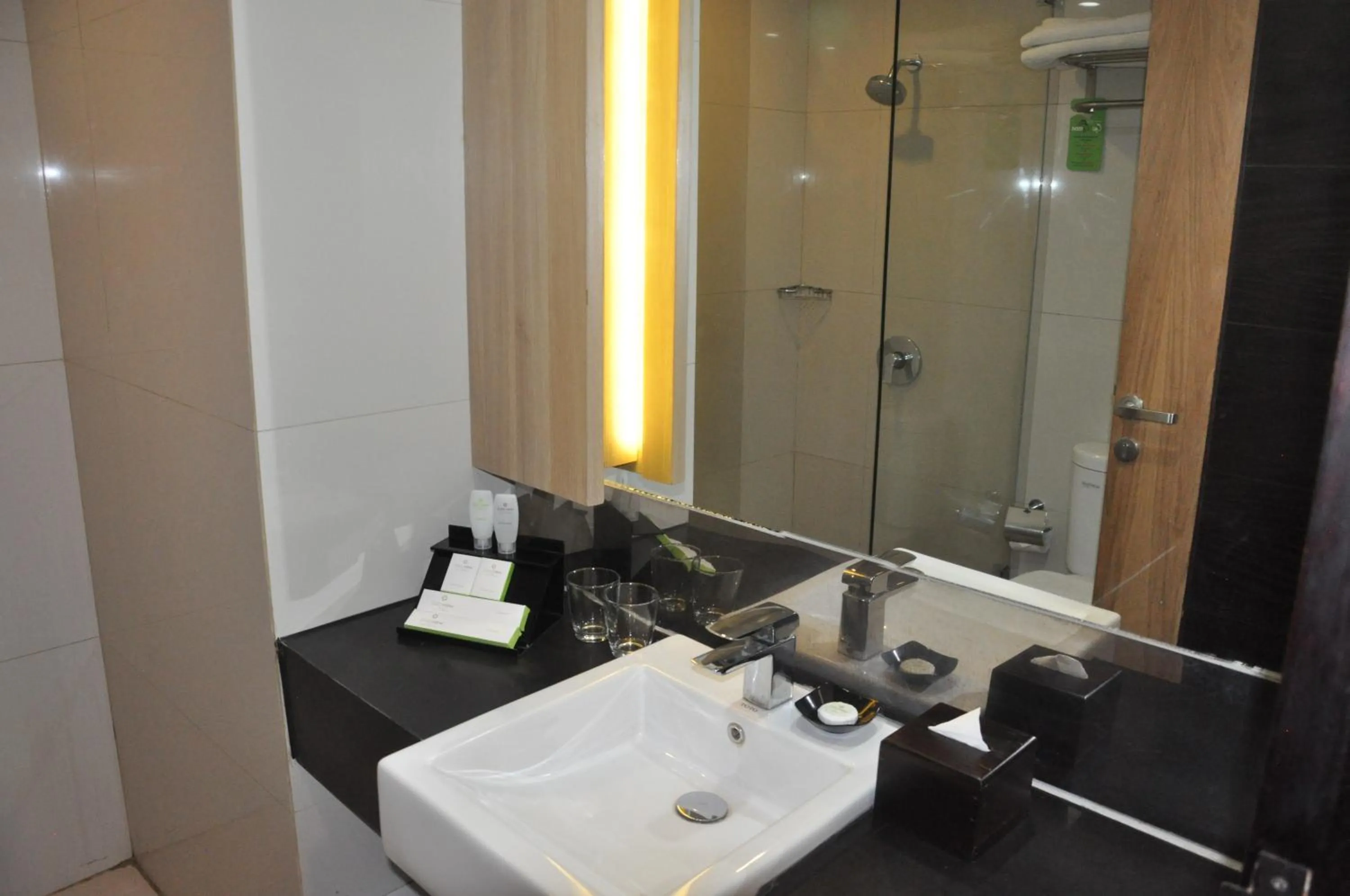 Bathroom in Sala View Hotel