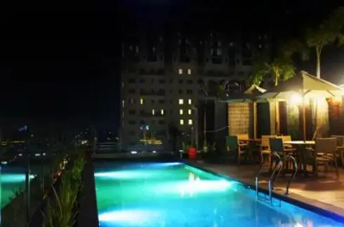 Swimming pool in Sala View Hotel