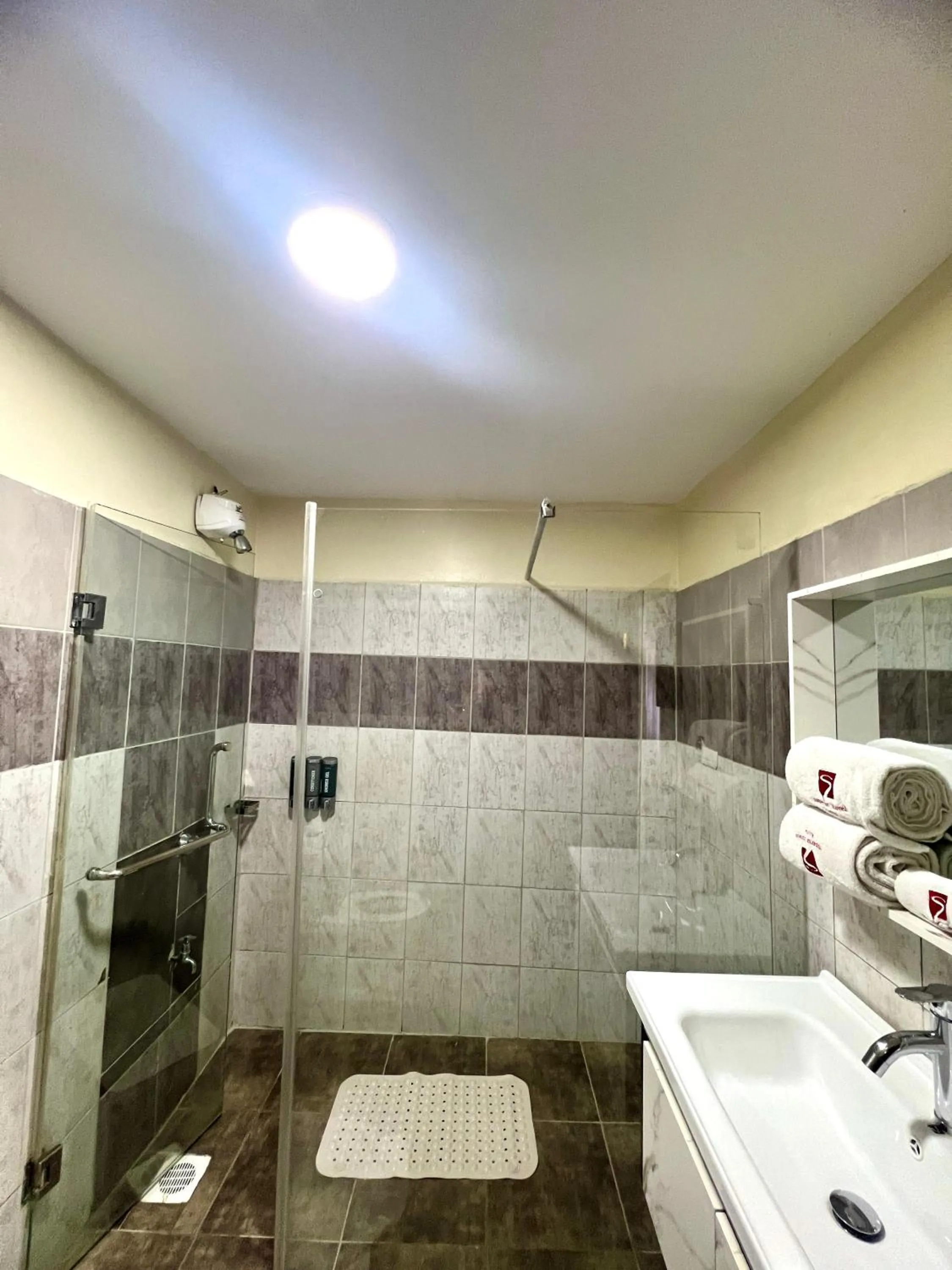 Bathroom in Hadassah Hotel