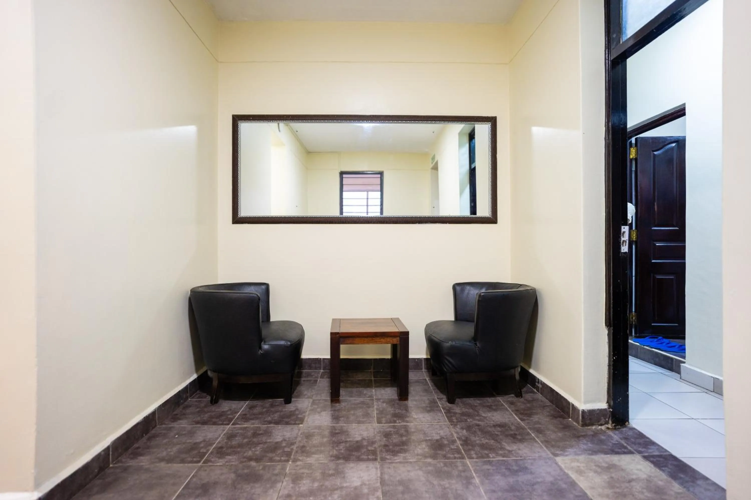 Living room in Hadassah Hotel