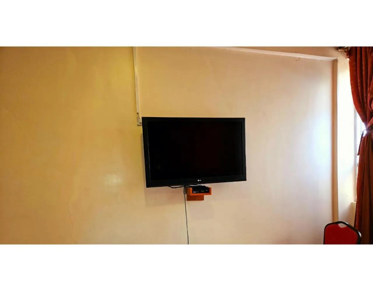 TV and multimedia in Pearl Palace Hotel