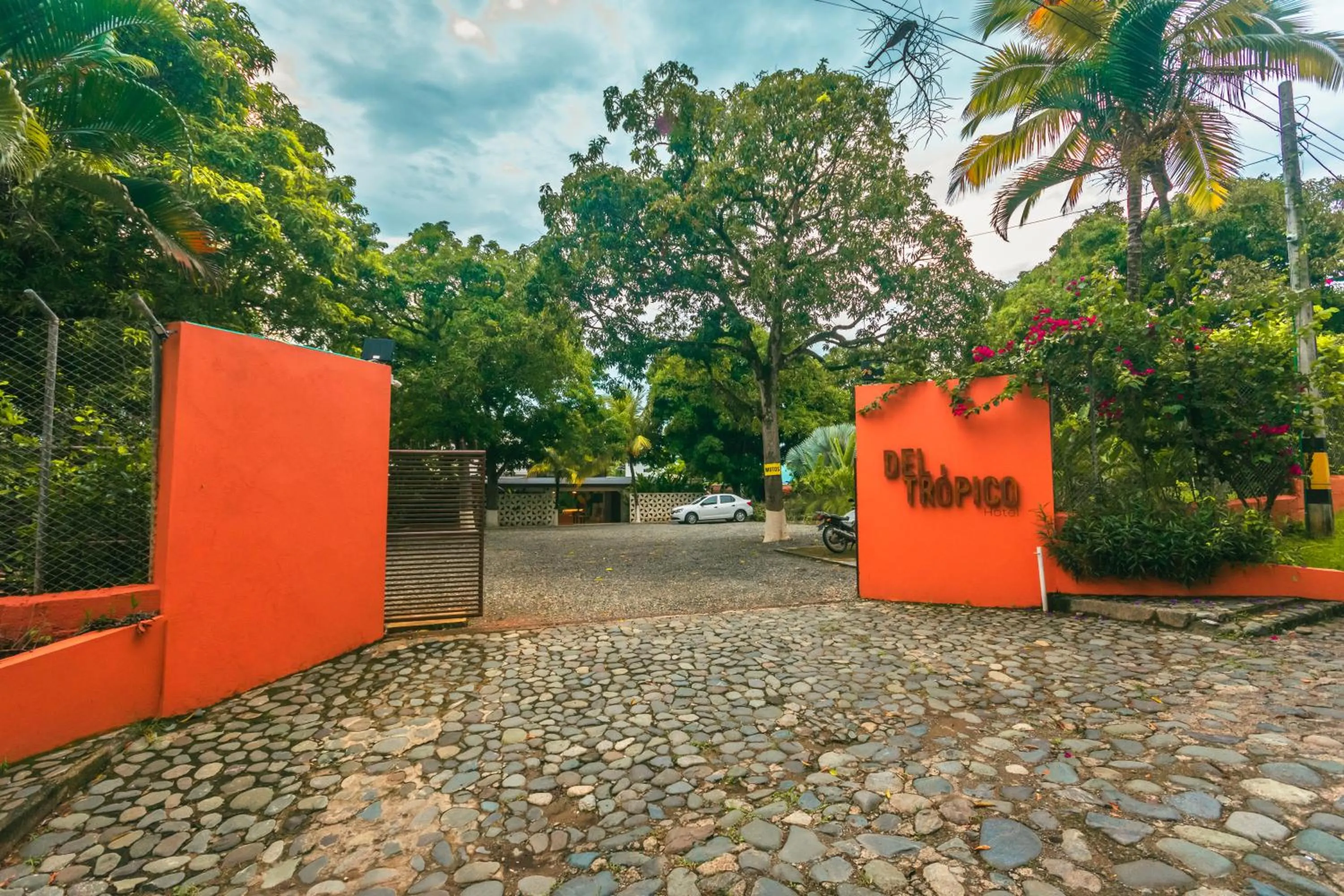 Facade/entrance in Del Trópico Hotel By GyC Hotels
