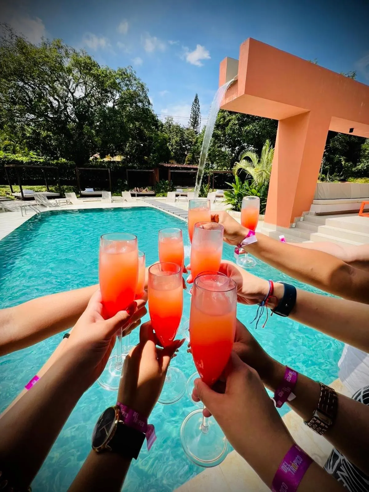 Drinks in Del Trópico Hotel By GyC Hotels