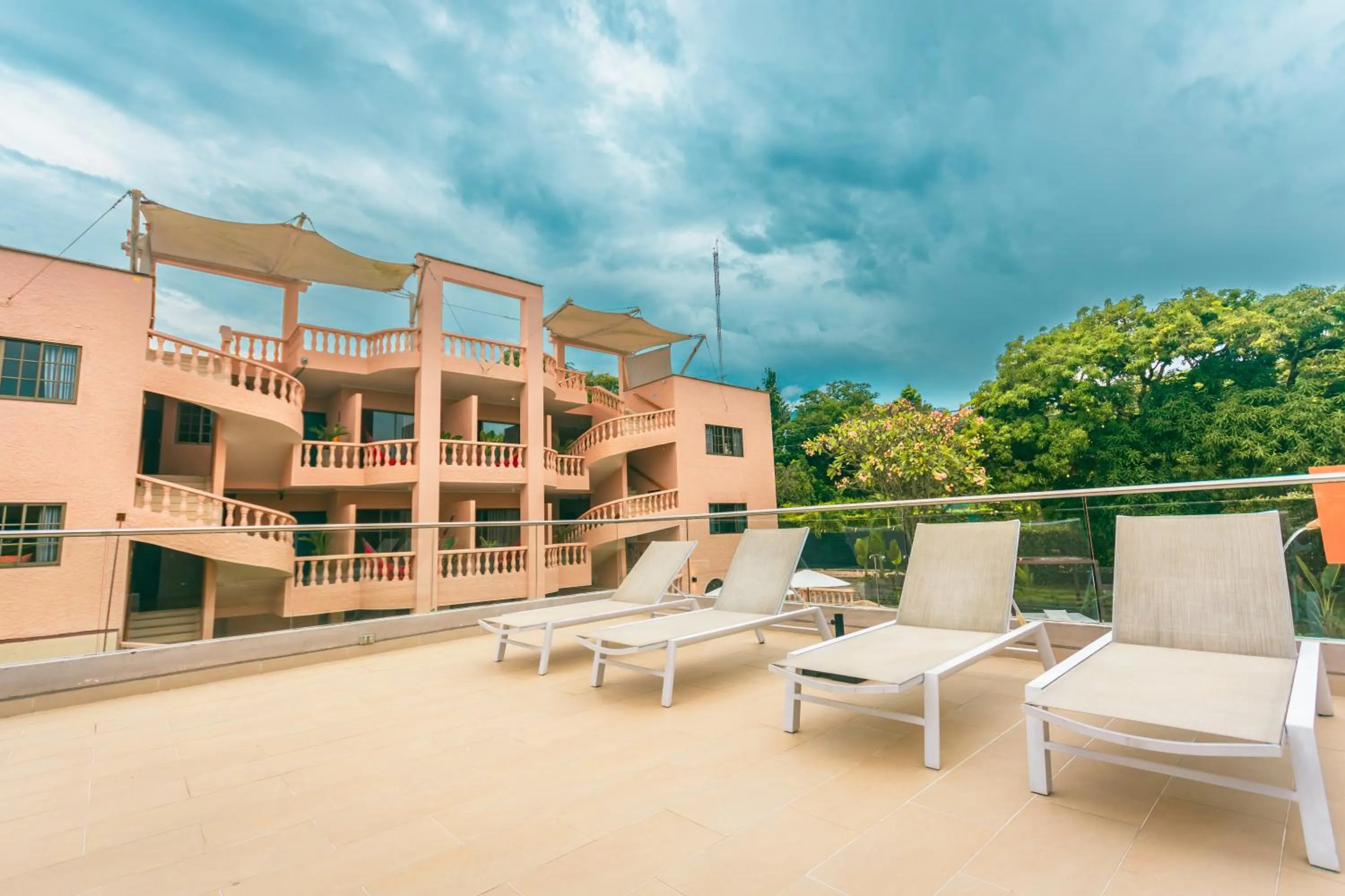 Property building in Del Trópico Hotel By GyC Hotels