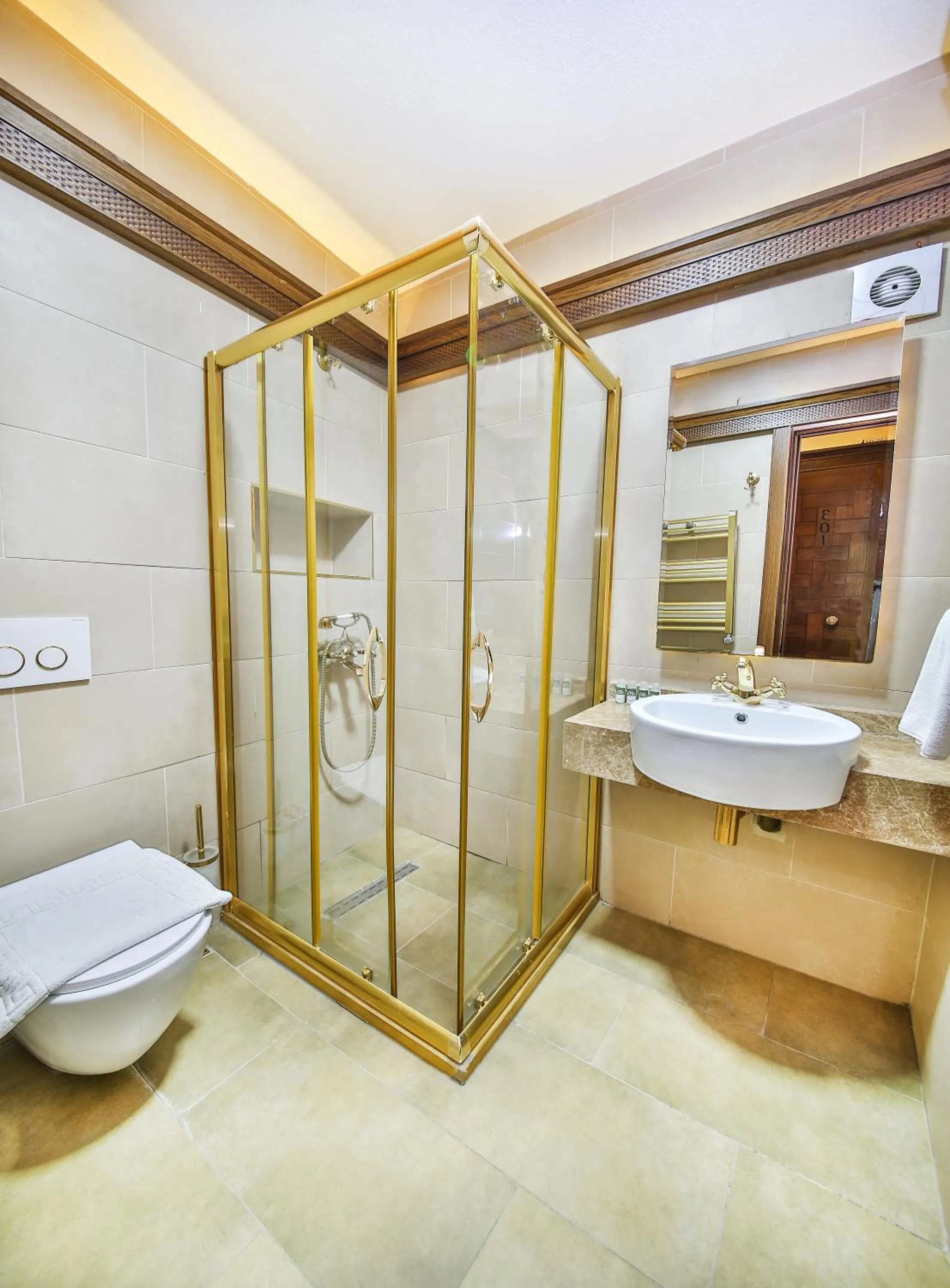 Shower in Kumluk Konak Hotel